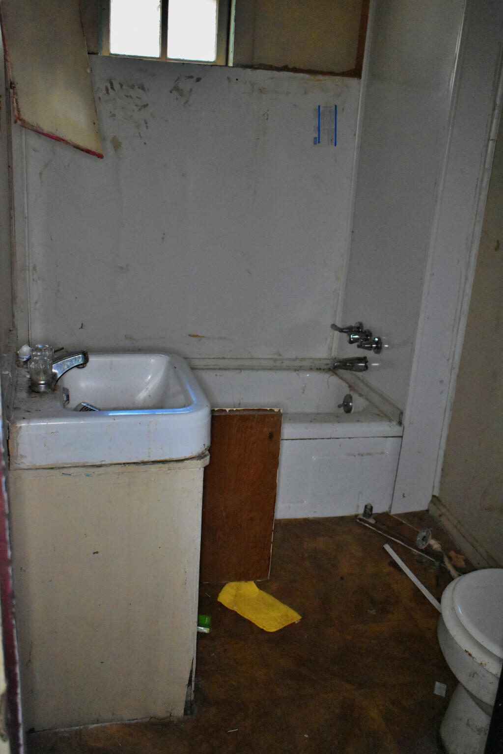 CRESTVIEW - Residential