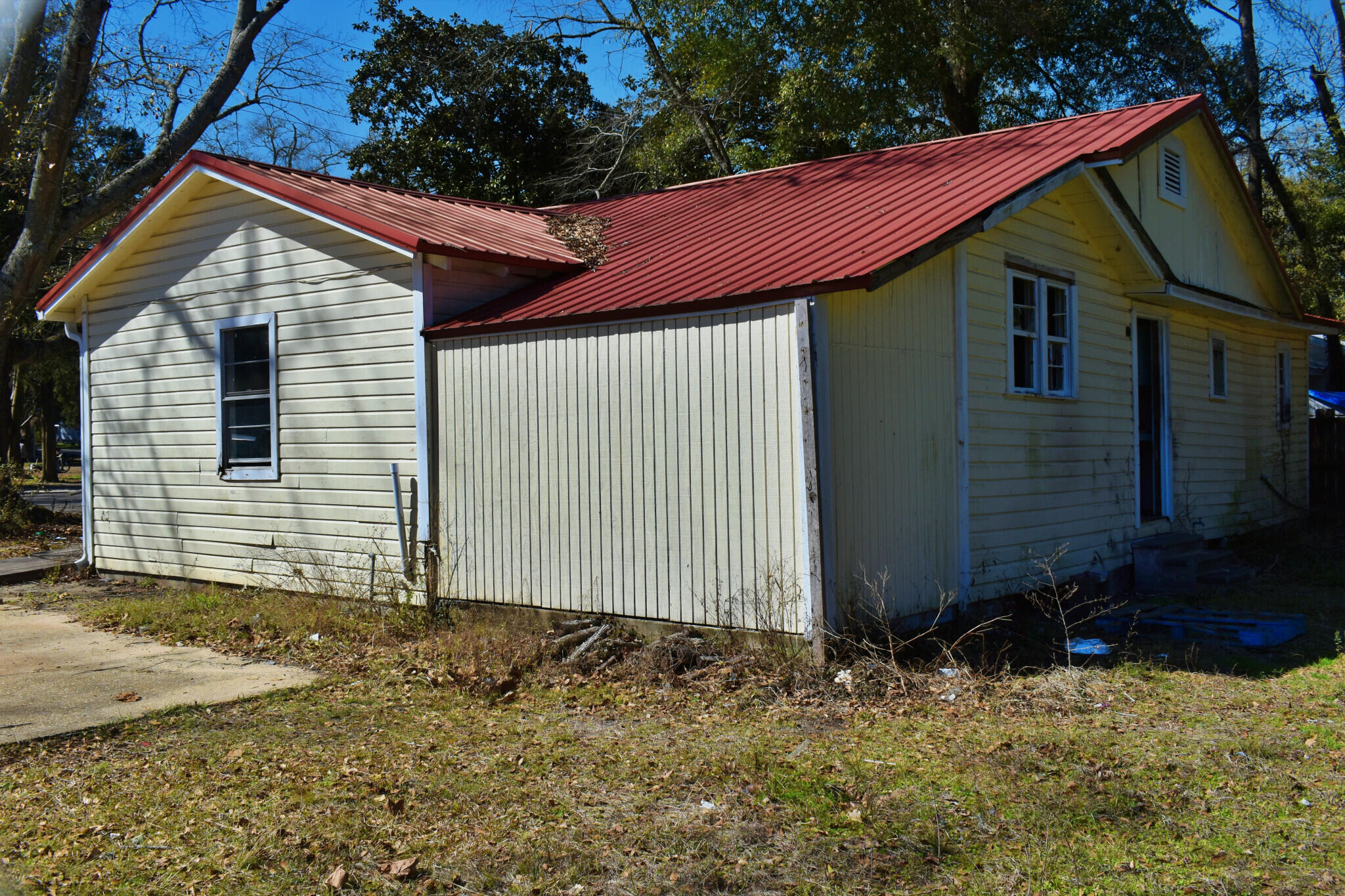 CRESTVIEW - Residential