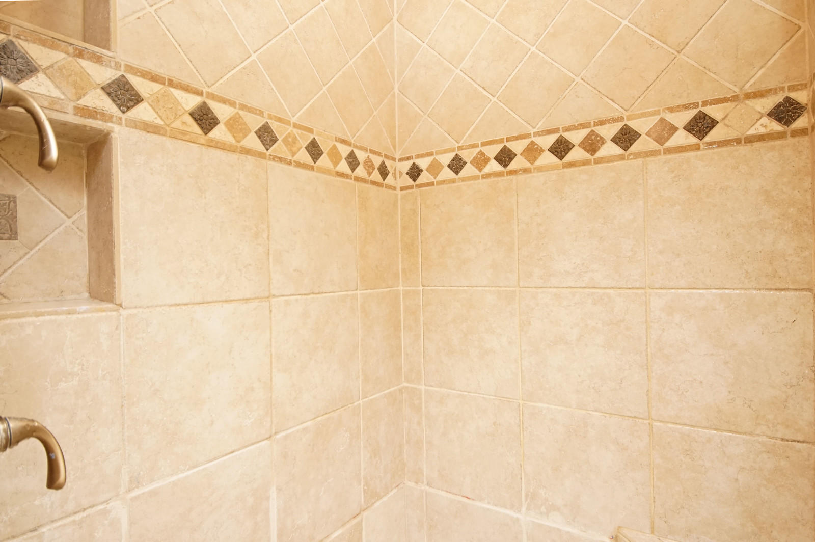 ST ANDREWS EAST BLUEWATER BAY - Residential