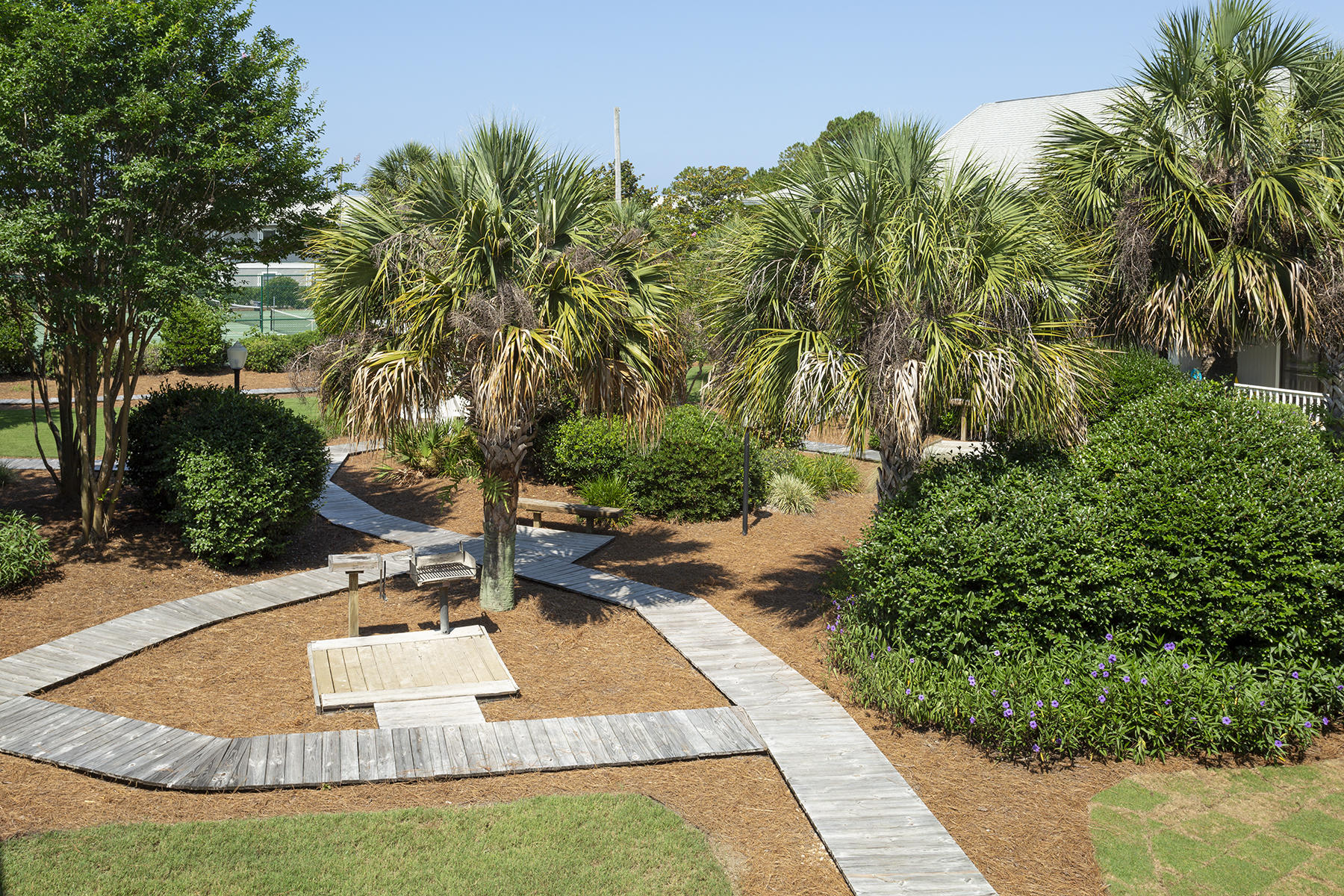 BEACHWOOD VILLAS CONDO - Residential