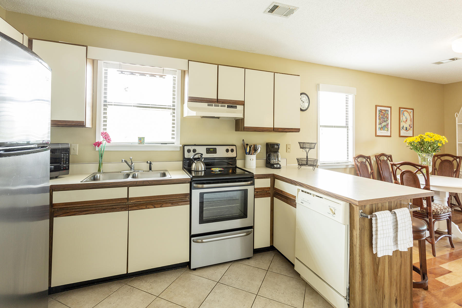 BEACHWOOD VILLAS CONDO - Residential