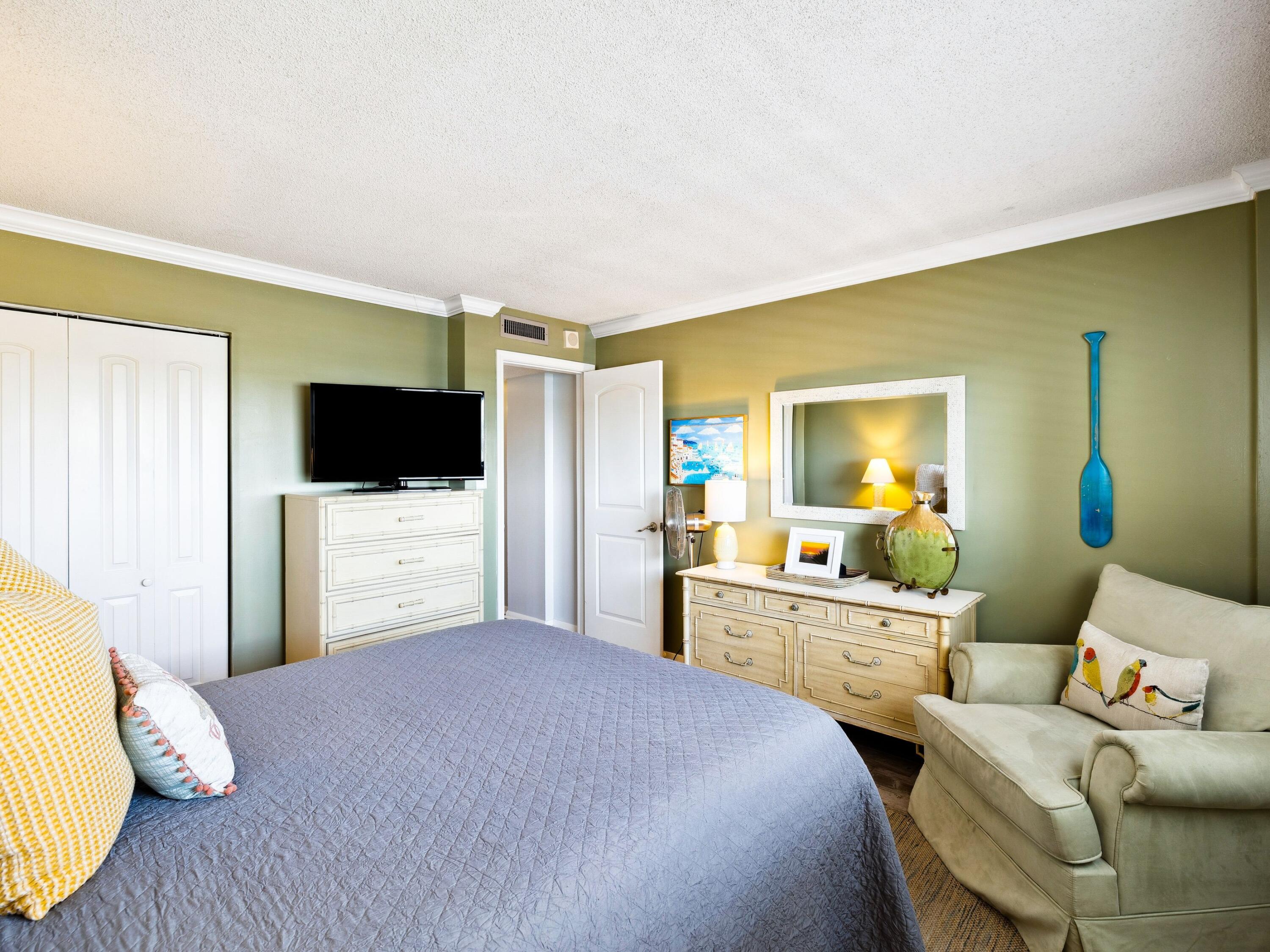 REGENCY TOWERS - Residential