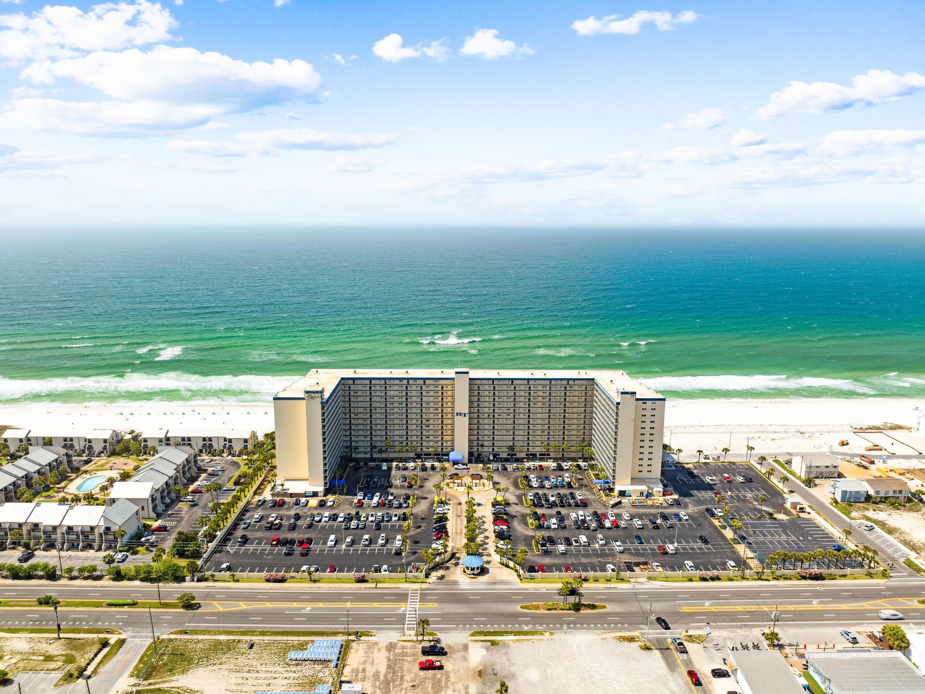 REGENCY TOWERS - Residential