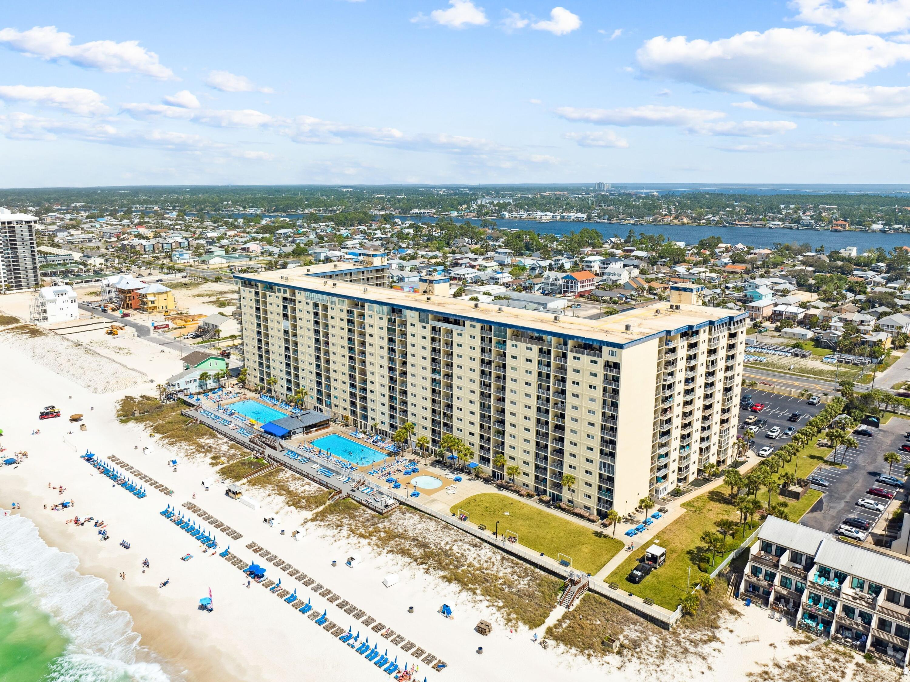 REGENCY TOWERS - Residential