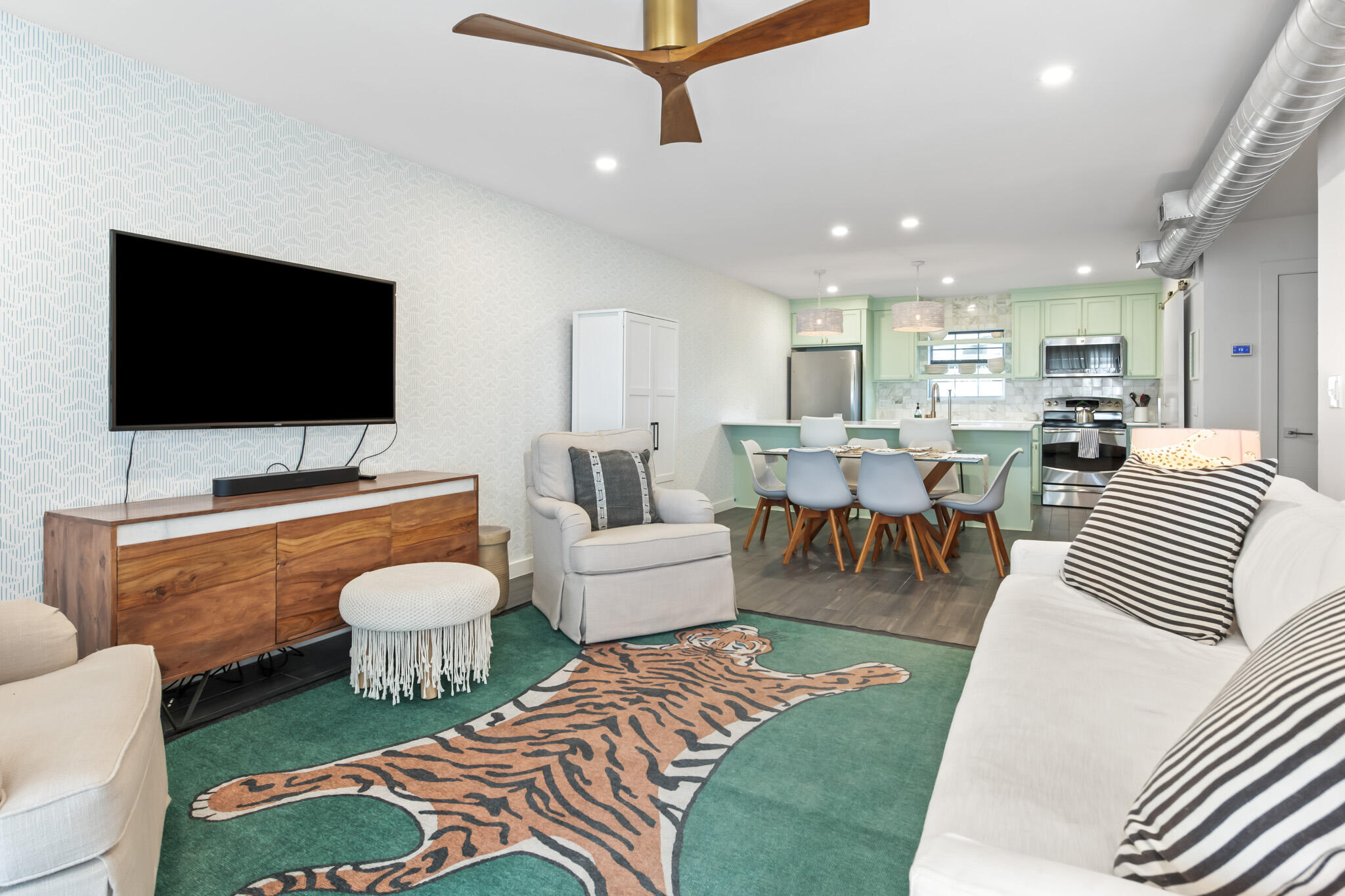 SHORELINE T/H - Residential