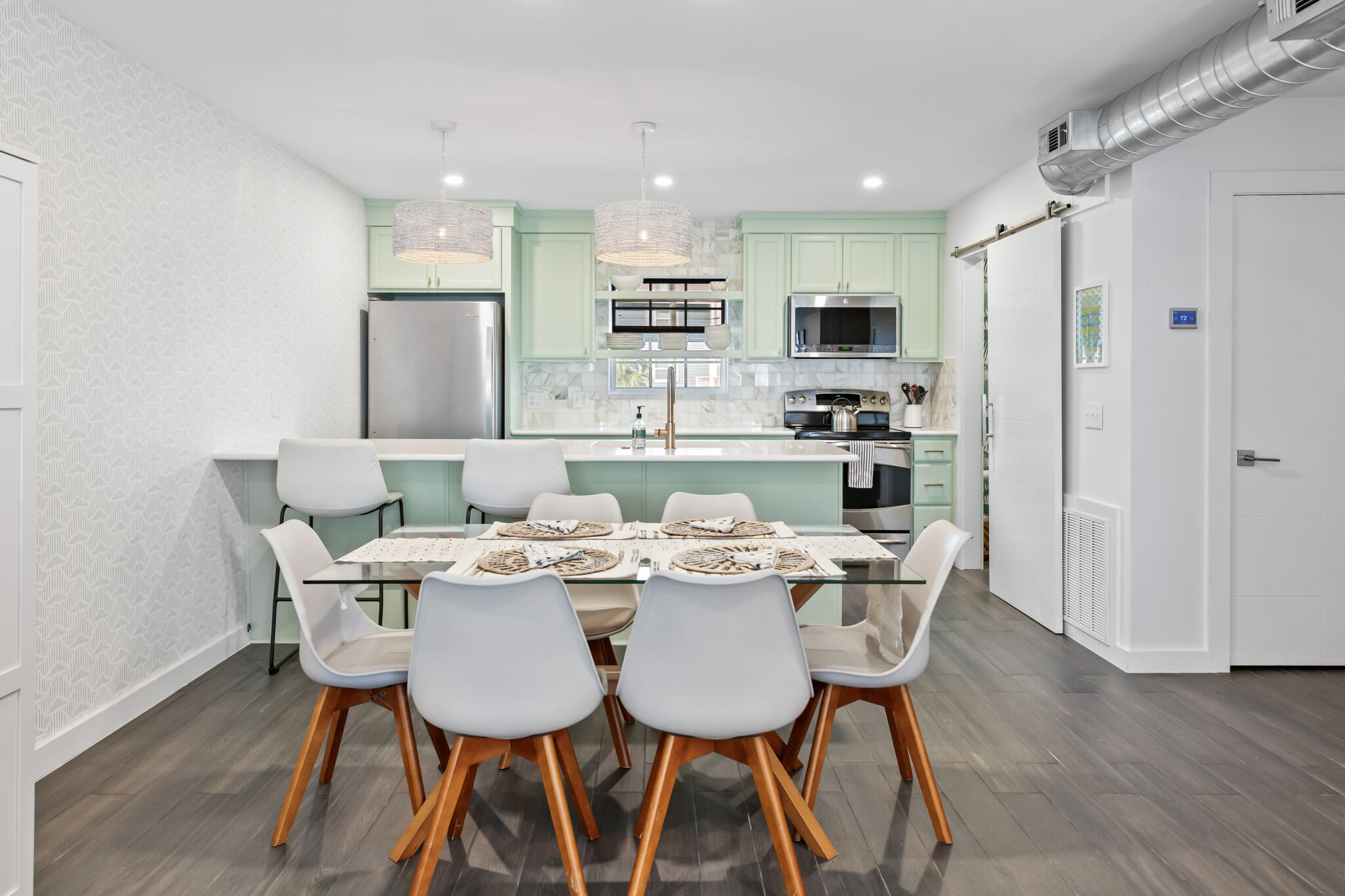 SHORELINE T/H - Residential