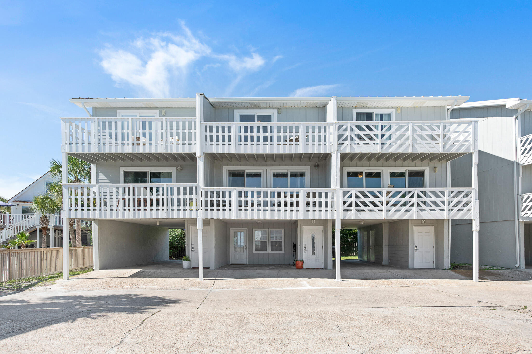 SHORELINE T/H - Residential