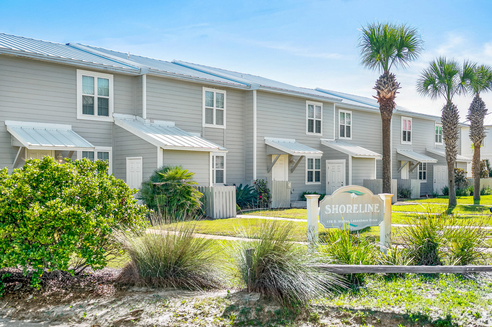 SHORELINE T/H - Residential