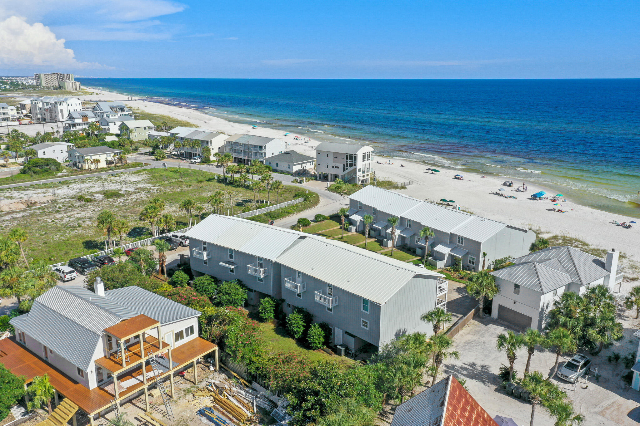 SHORELINE T/H - Residential