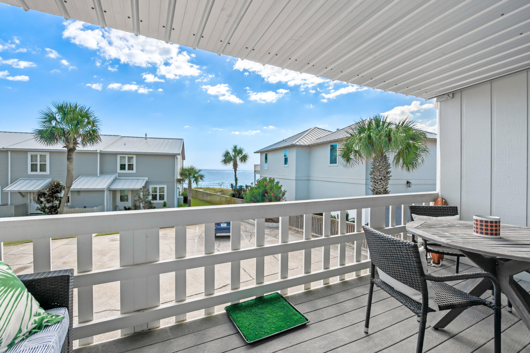 SHORELINE T/H - Residential