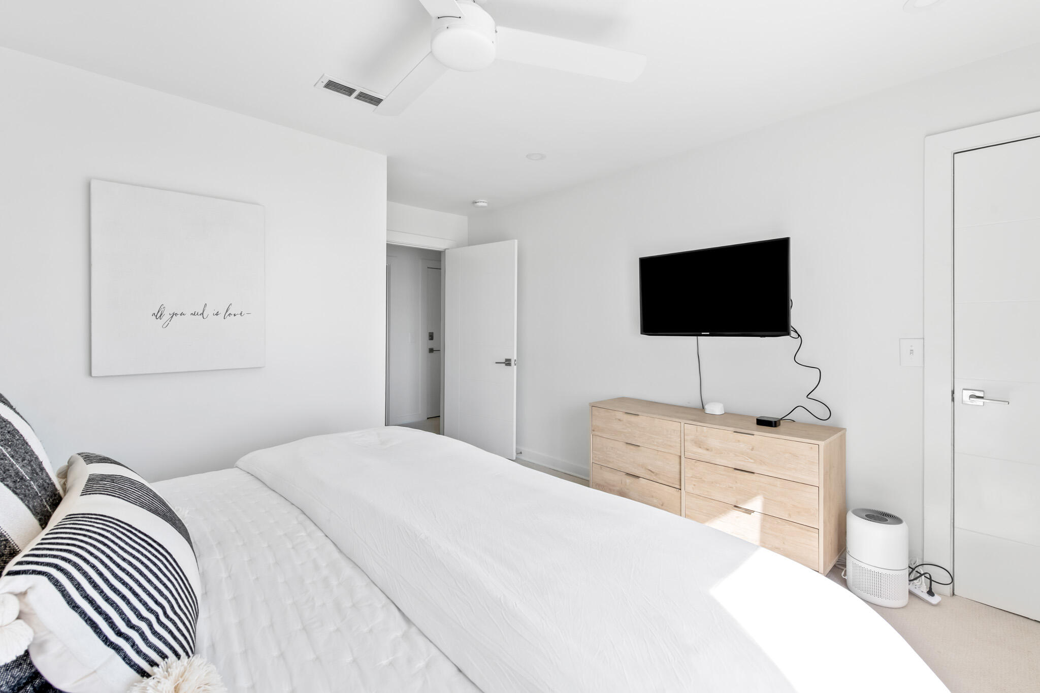 SHORELINE T/H - Residential