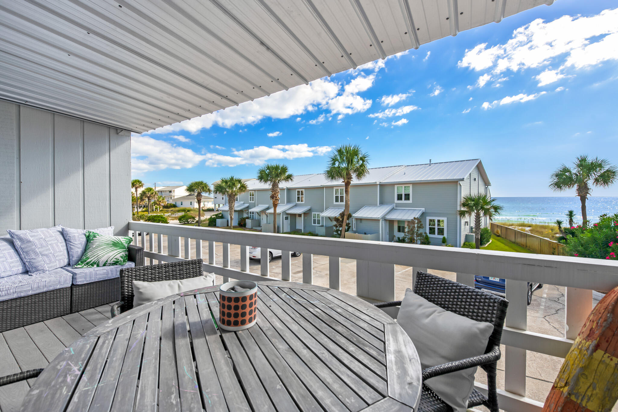 SHORELINE T/H - Residential