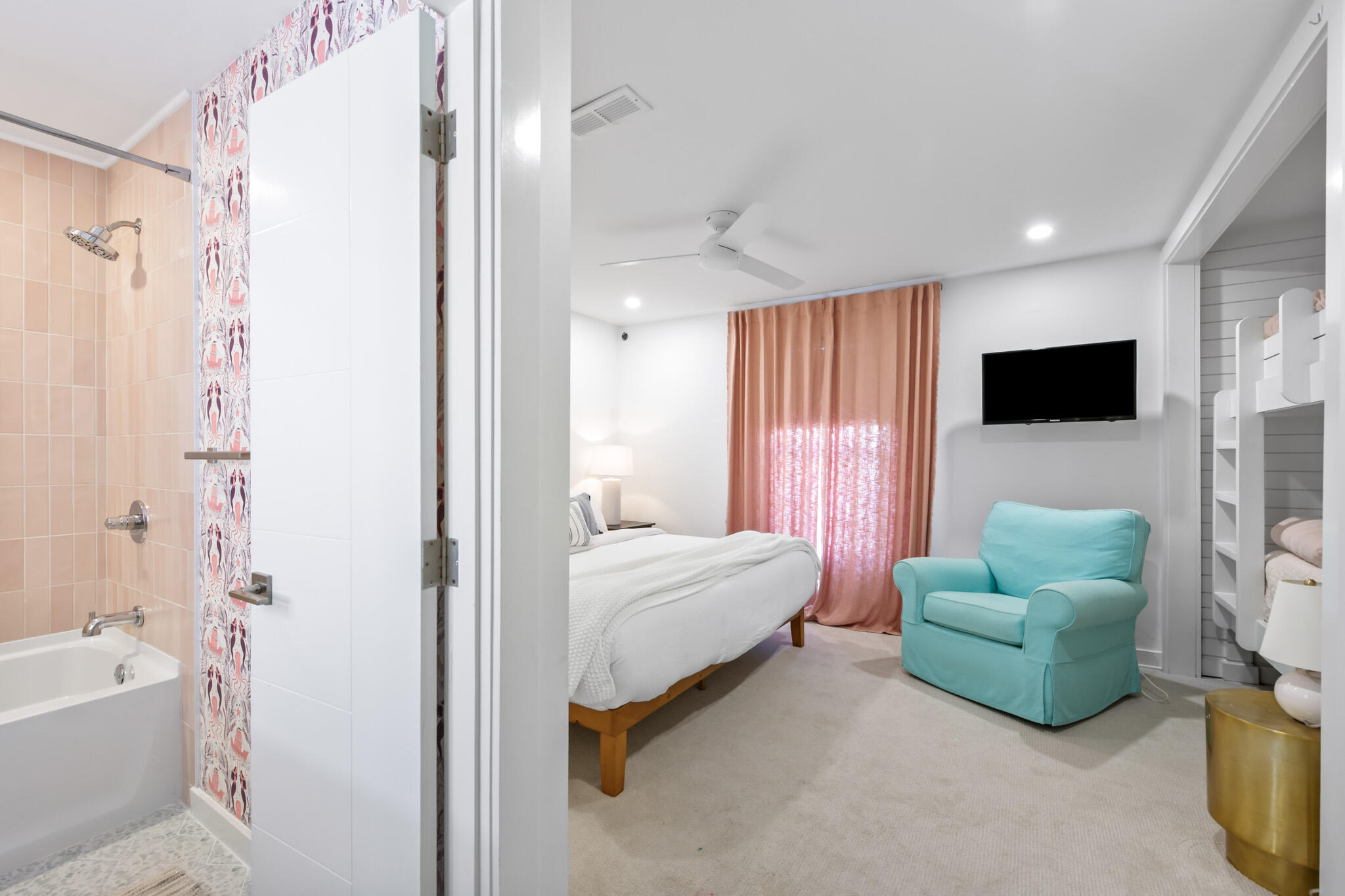 SHORELINE T/H - Residential