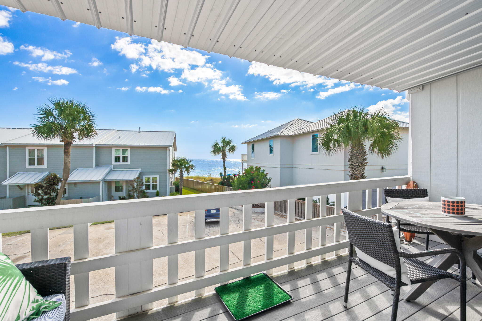 SHORELINE T/H - Residential