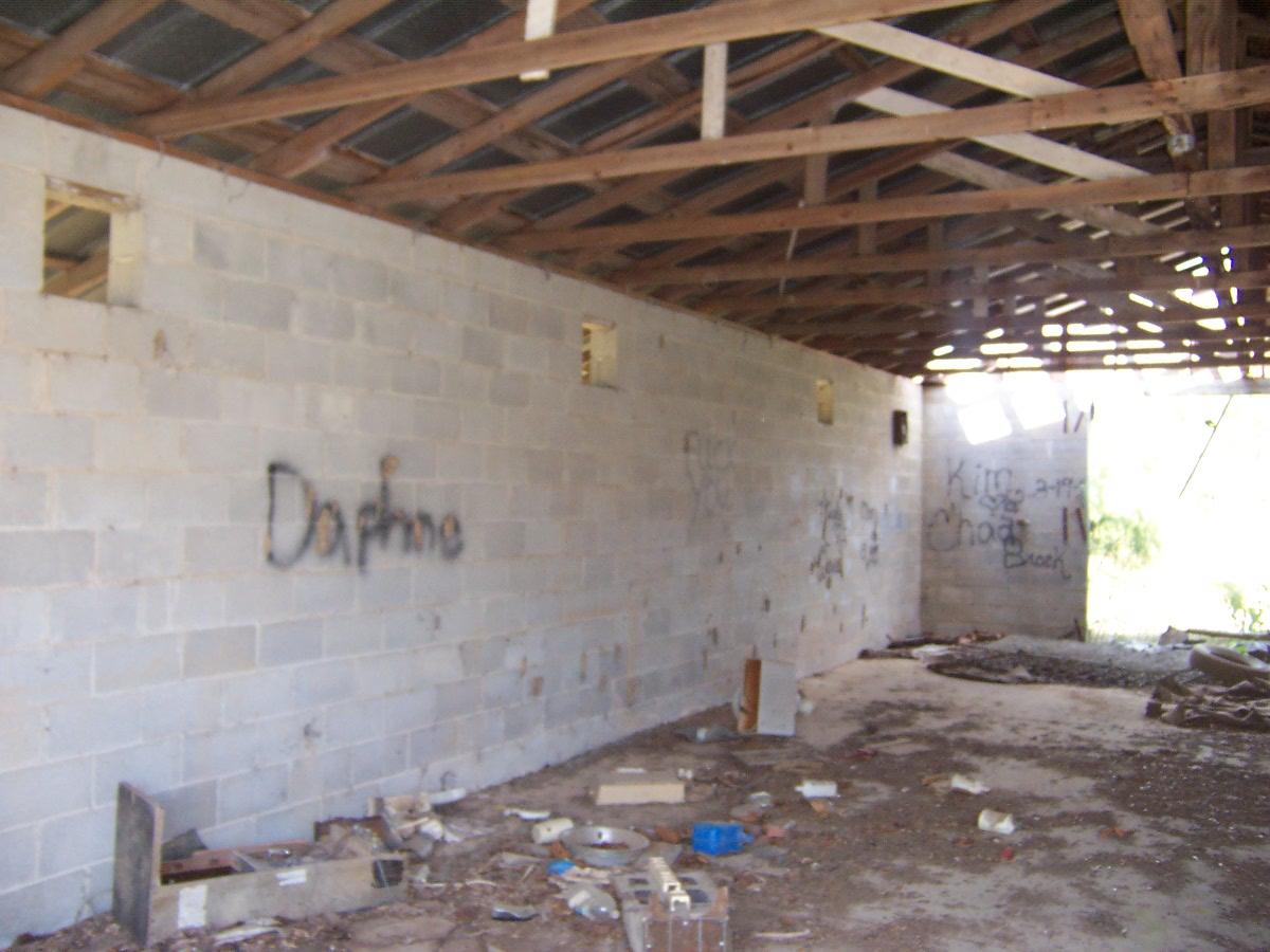 Meetes and bounds - Land