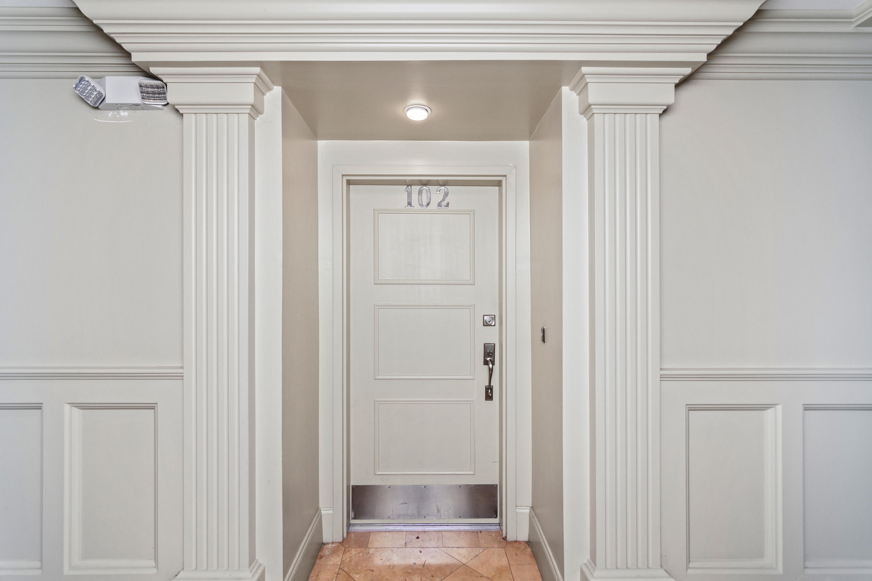 OLD BAY VILLAGE CONDO - Residential