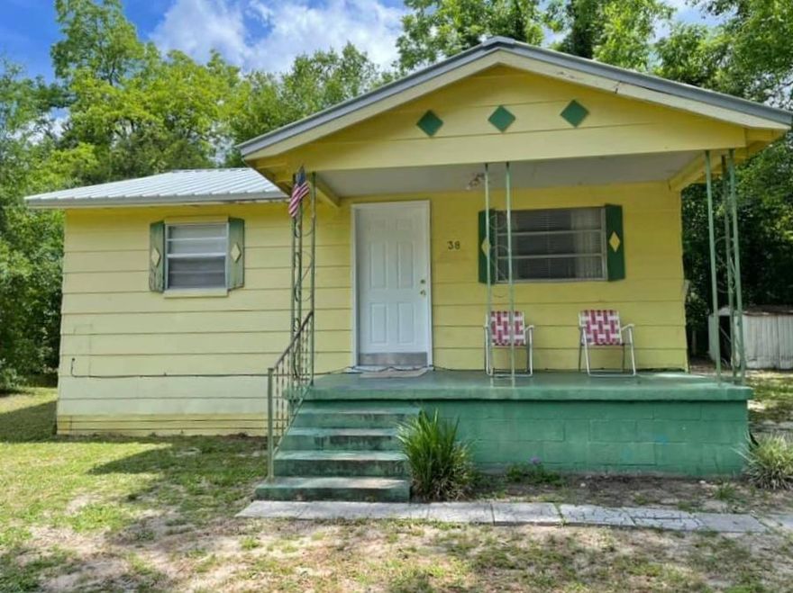 MULTIPLE OFFERS! HIGHEST AND BEST OFFERS DUE BY 1PM ON WEDNESDAY, MAY 19TH. Elbow Grease Equity Opportunity!  Updates have begun and this Florida Cottage is ready for you to finish them out! This one story home has two bedrooms plus a bonus room and one bathroom. Convenient location within the city limits! Home is being sold 'AS IS'.