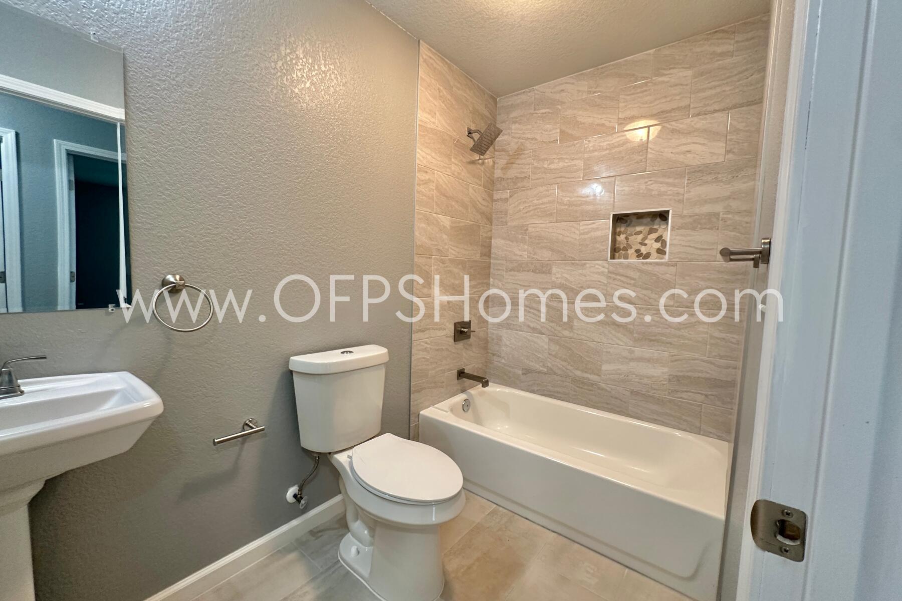 AVERITT ADDN TO CRESTVIEW - Residential Lease