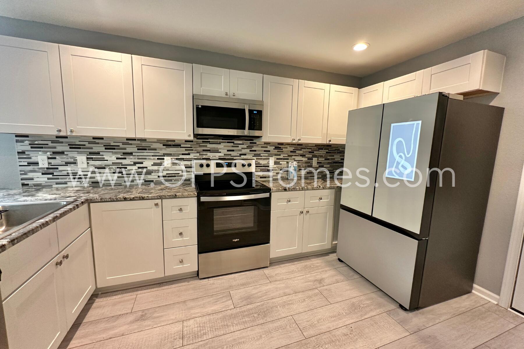 AVERITT ADDN TO CRESTVIEW - Residential Lease
