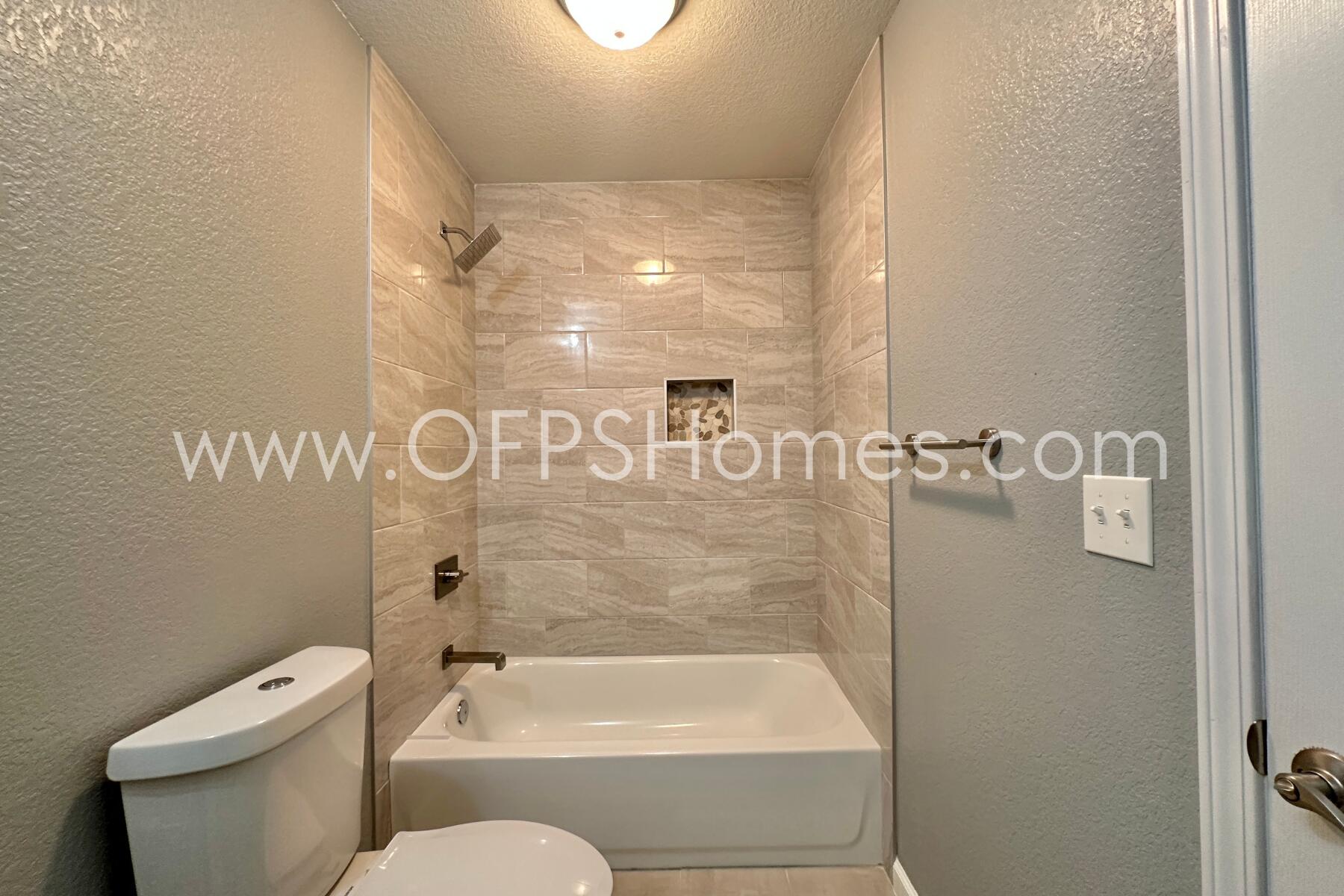 AVERITT ADDN TO CRESTVIEW - Residential Lease