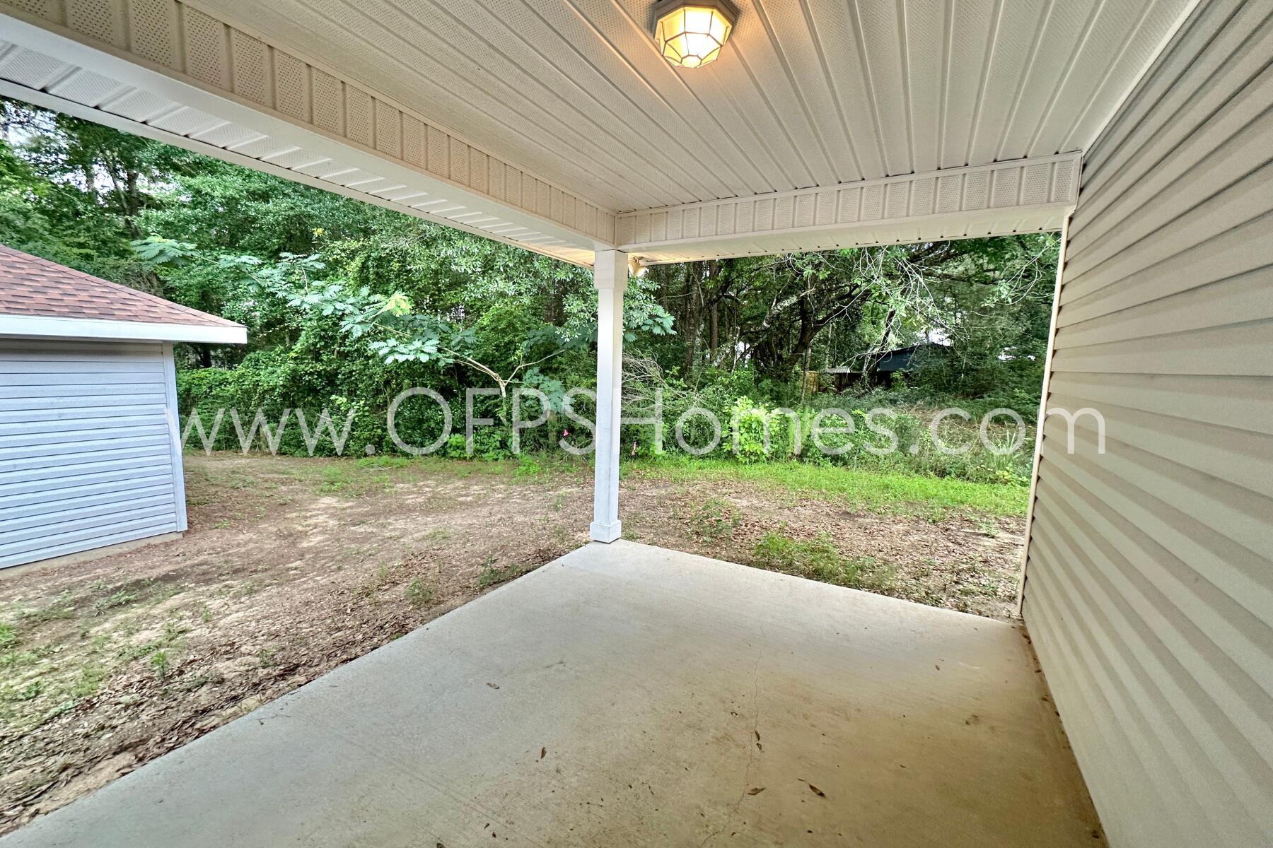 AVERITT ADDN TO CRESTVIEW - Residential Lease