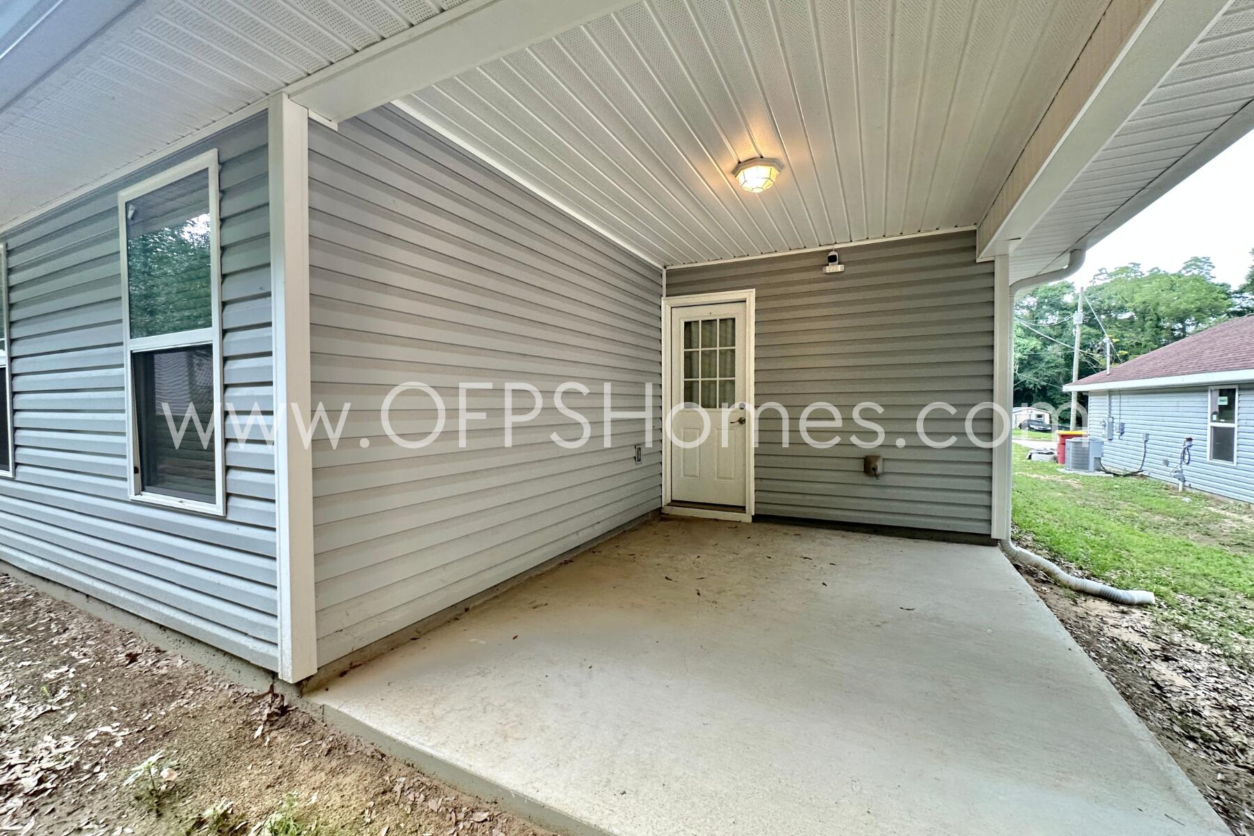 AVERITT ADDN TO CRESTVIEW - Residential Lease
