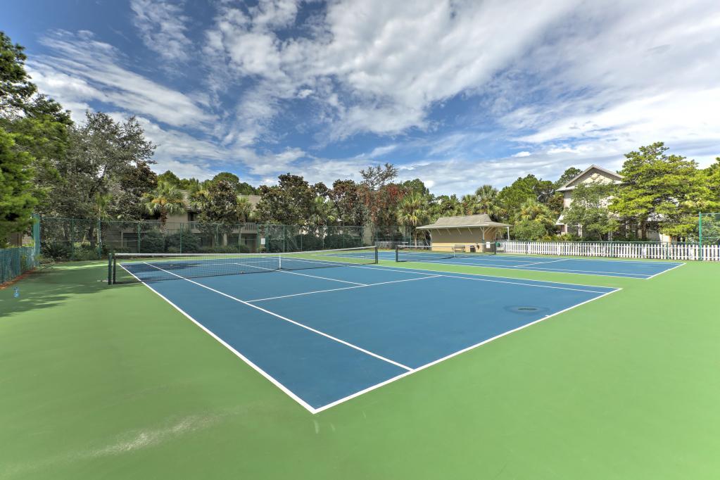 CASSINE VILLAGE - Residential