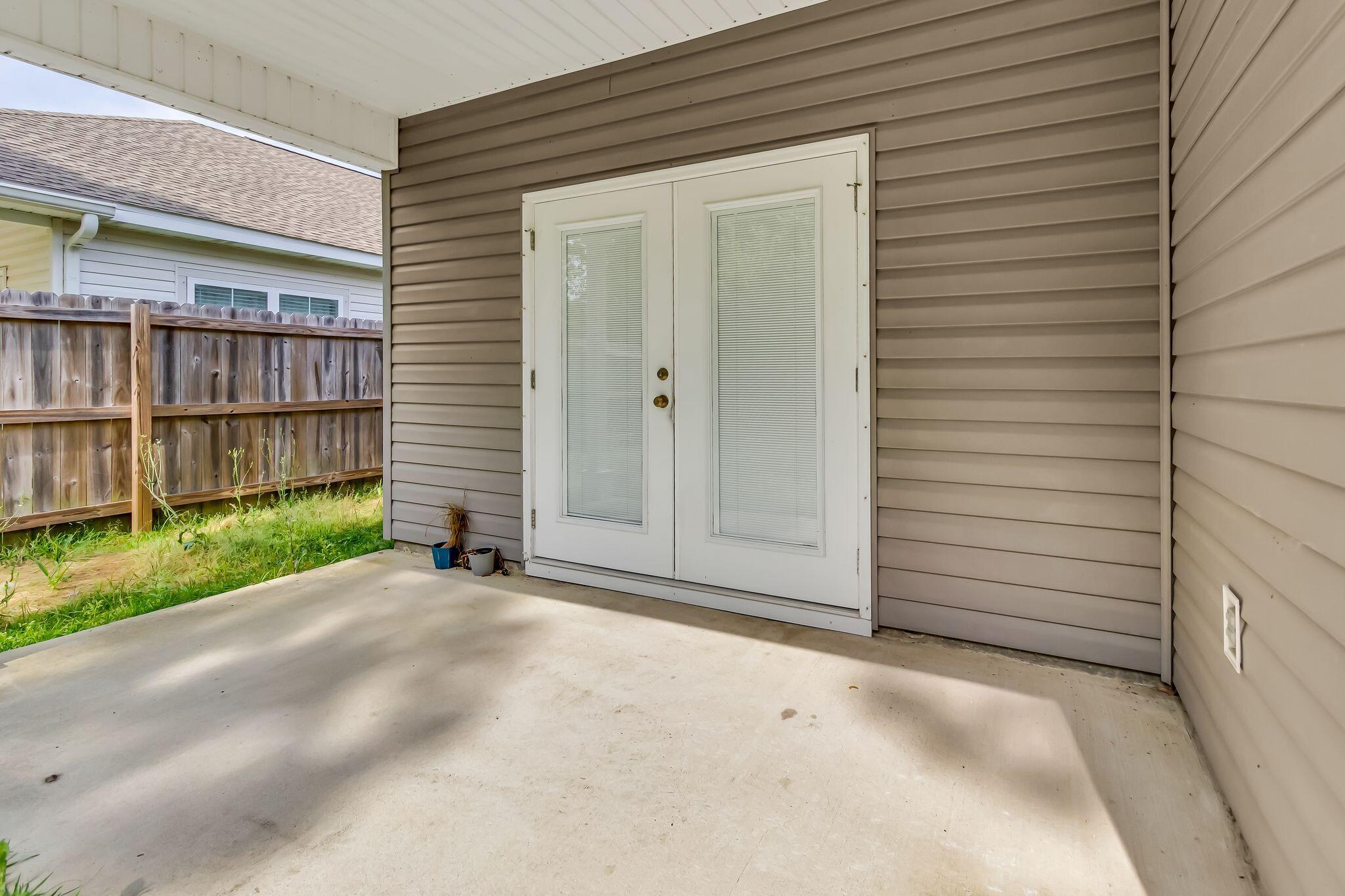CRESCENT SHORES - Residential Lease