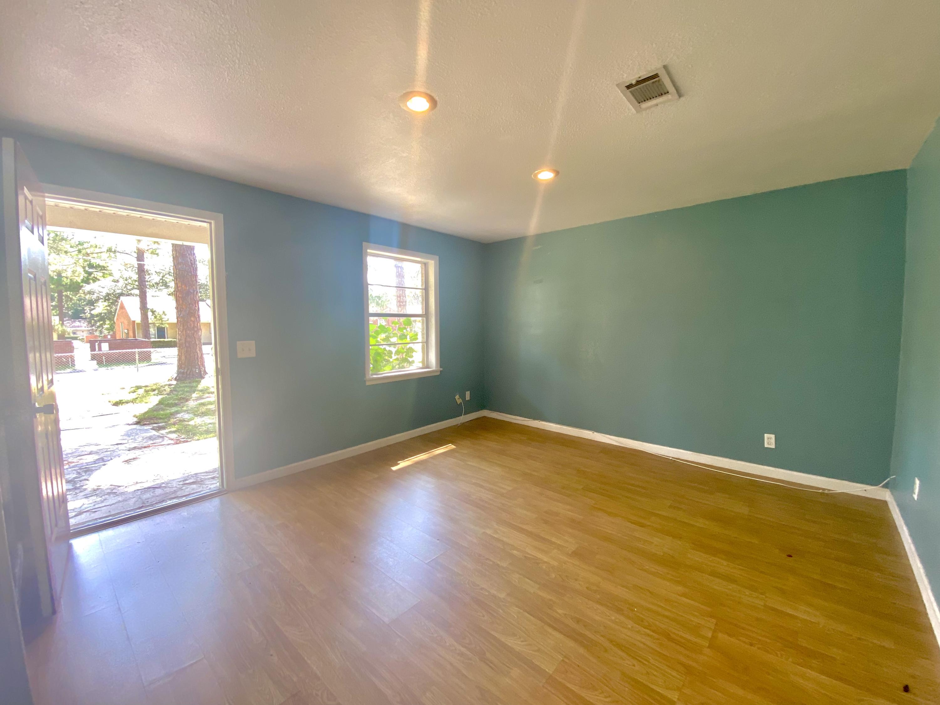 CRESTVIEW - Residential