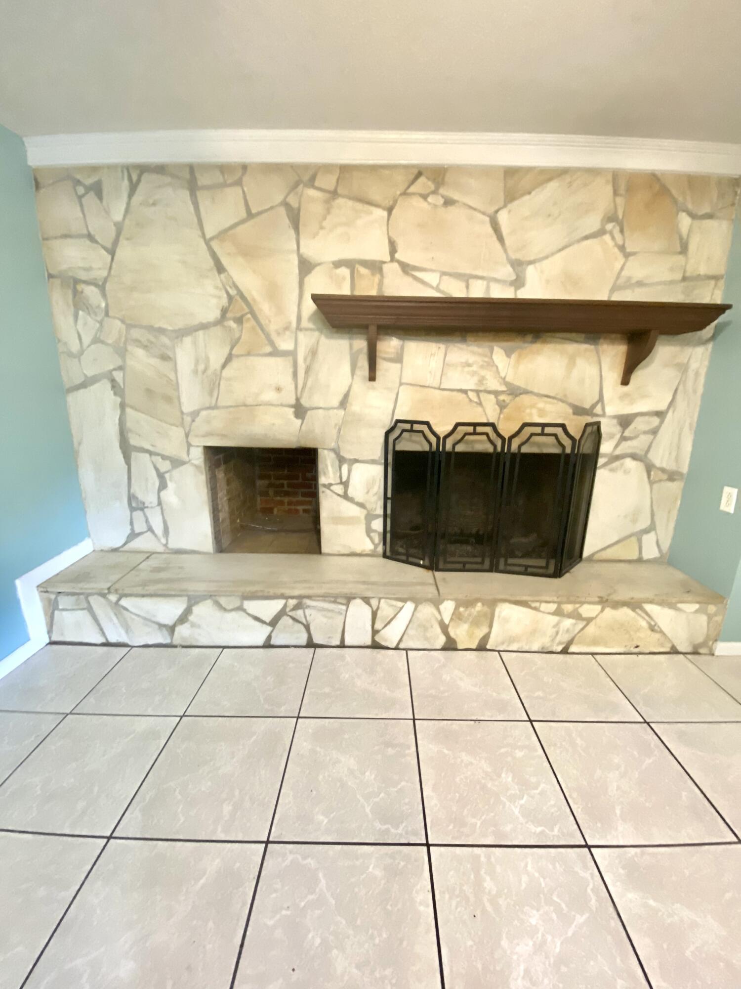 CRESTVIEW - Residential