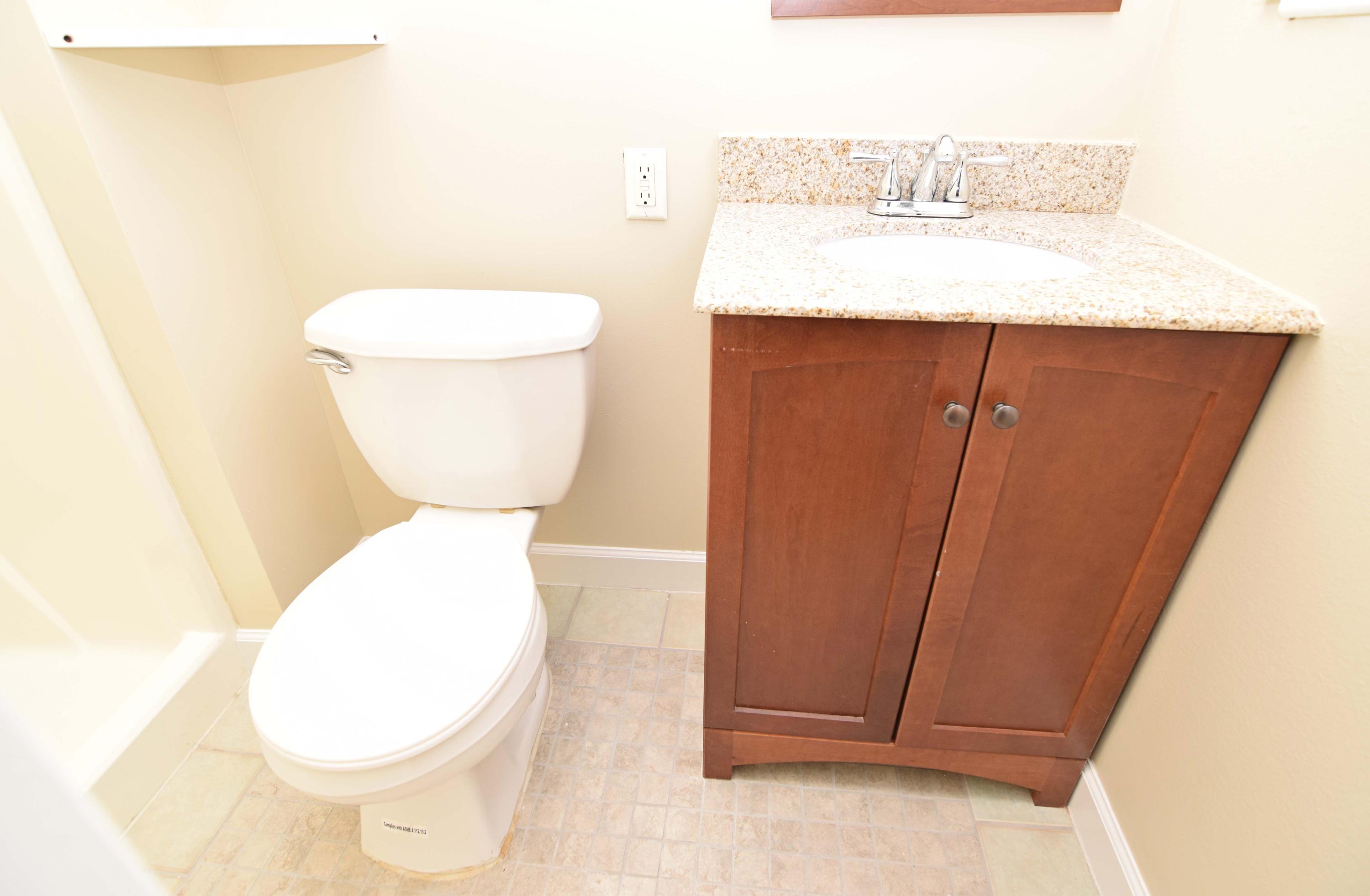 PINECREST HILLS - Residential Lease