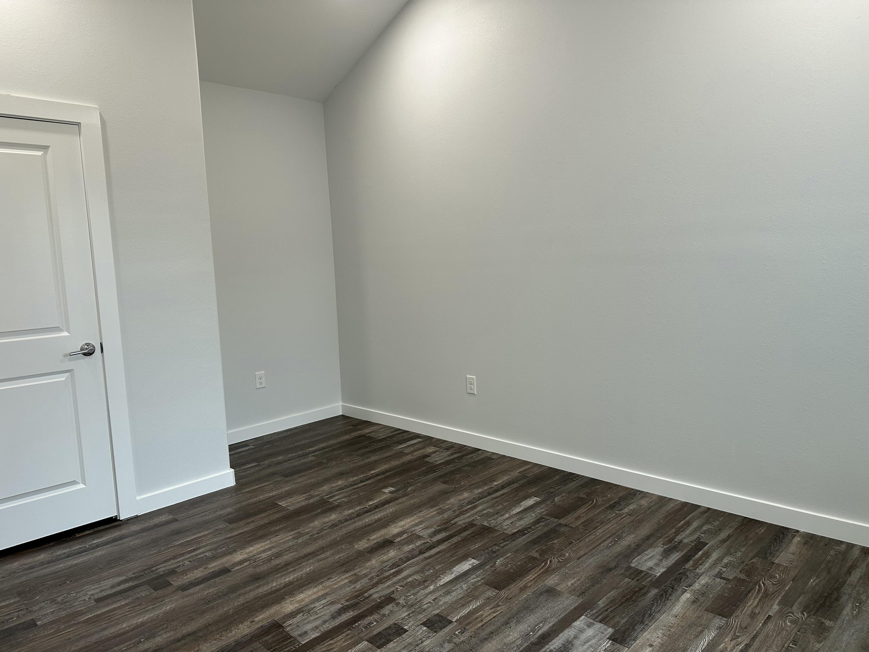 OAKWOOD LAKES ESTATES - Residential Lease