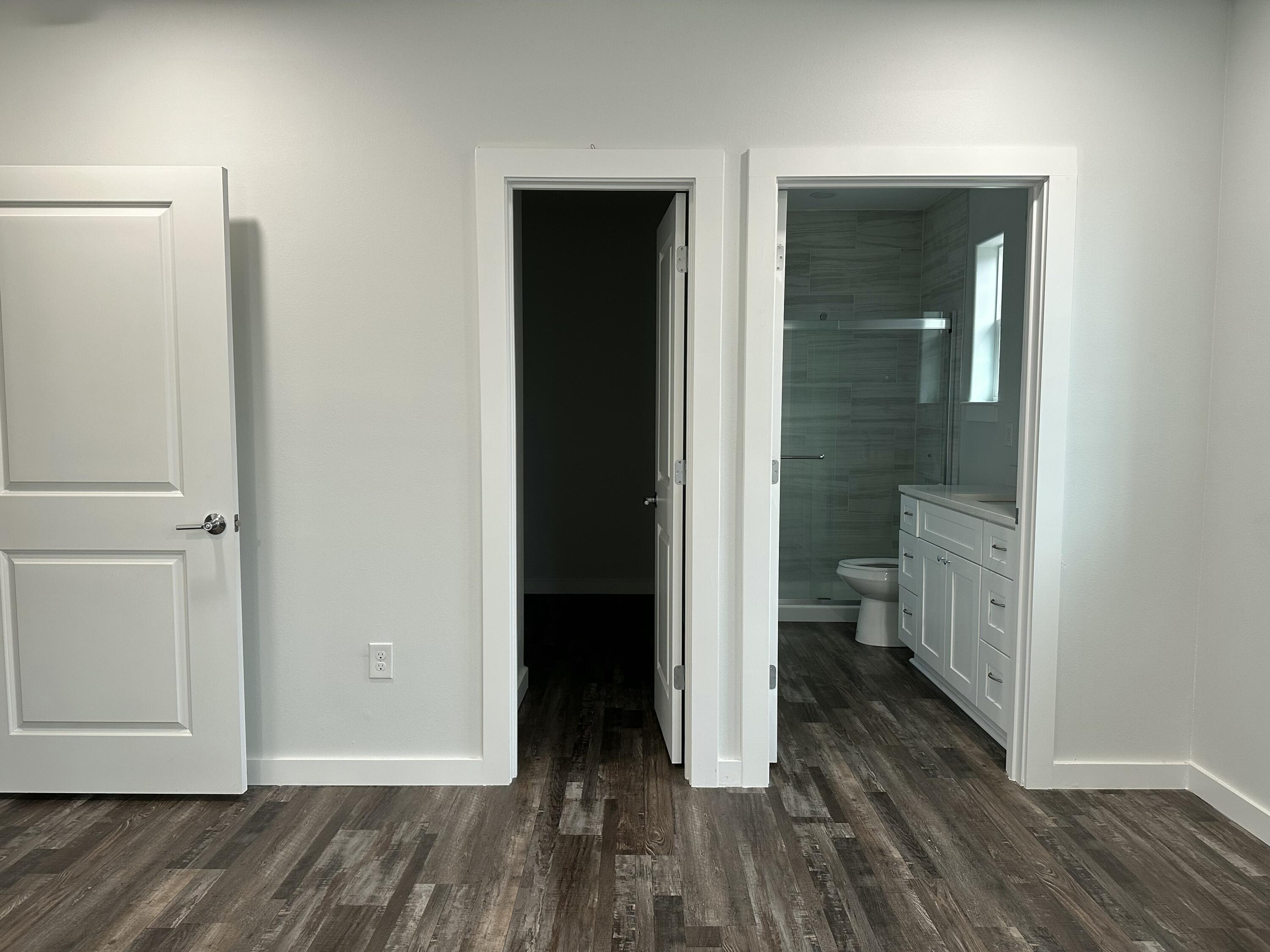 OAKWOOD LAKES ESTATES - Residential Lease