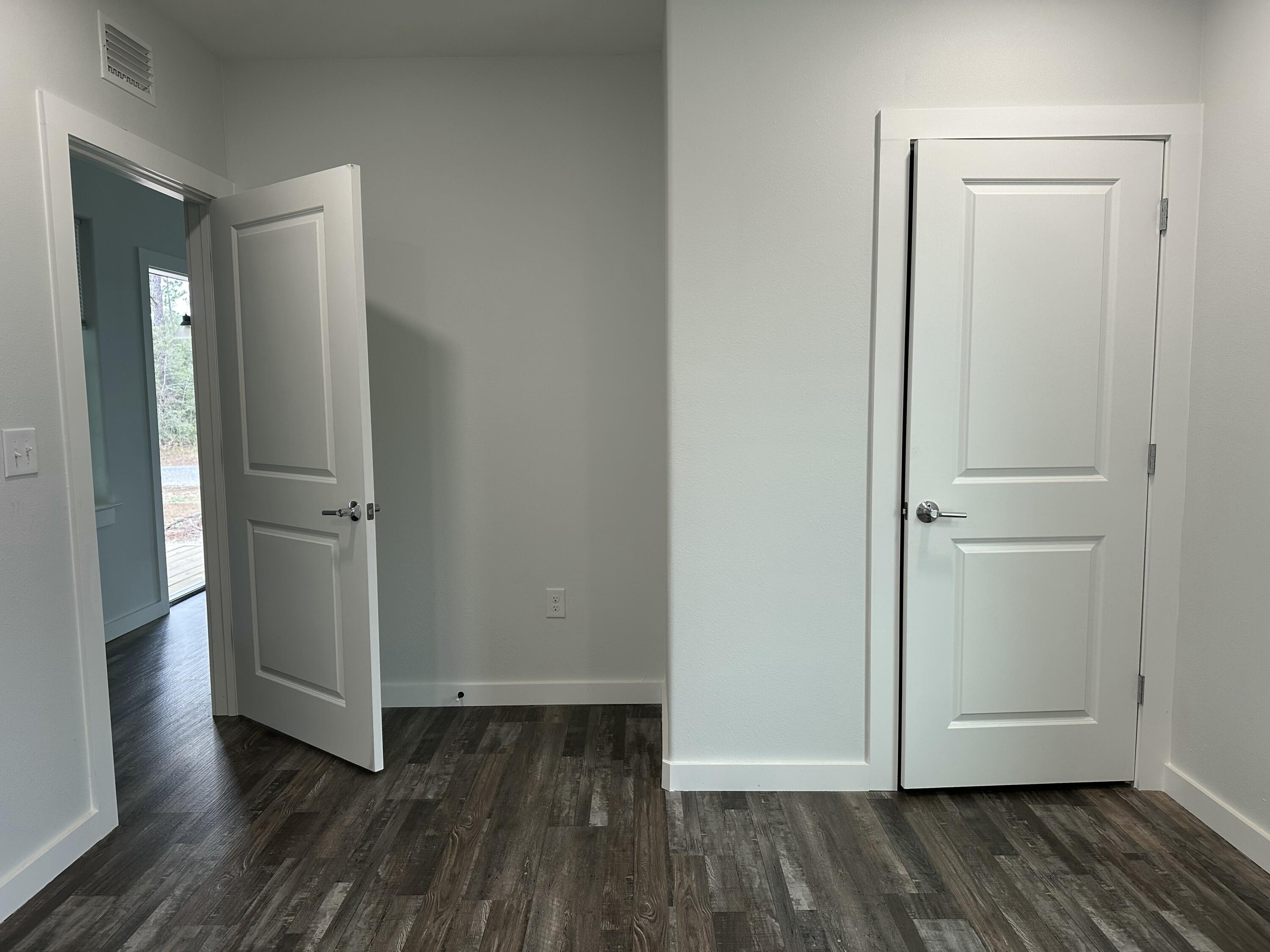 OAKWOOD LAKES ESTATES - Residential Lease