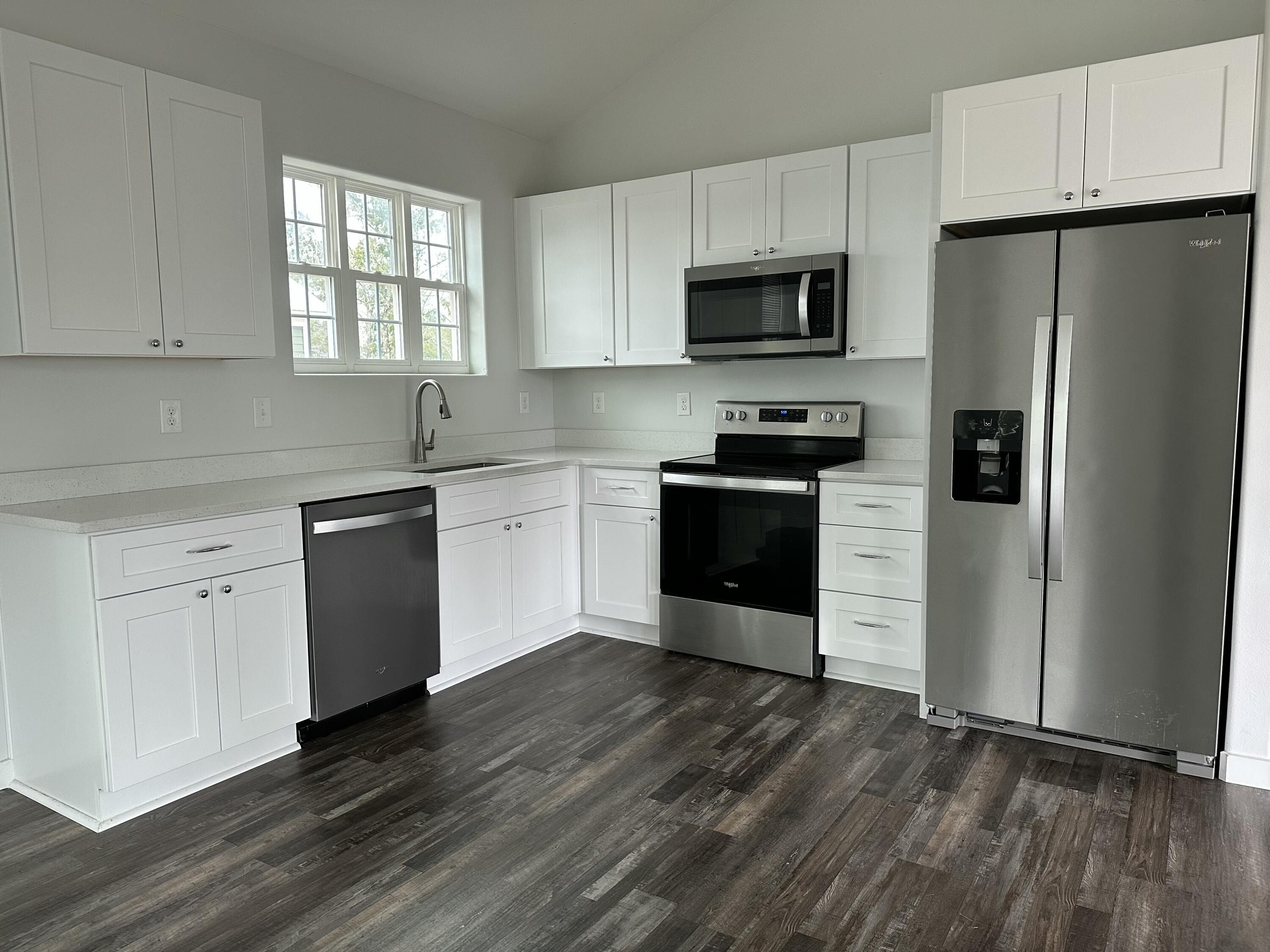 OAKWOOD LAKES ESTATES - Residential Lease