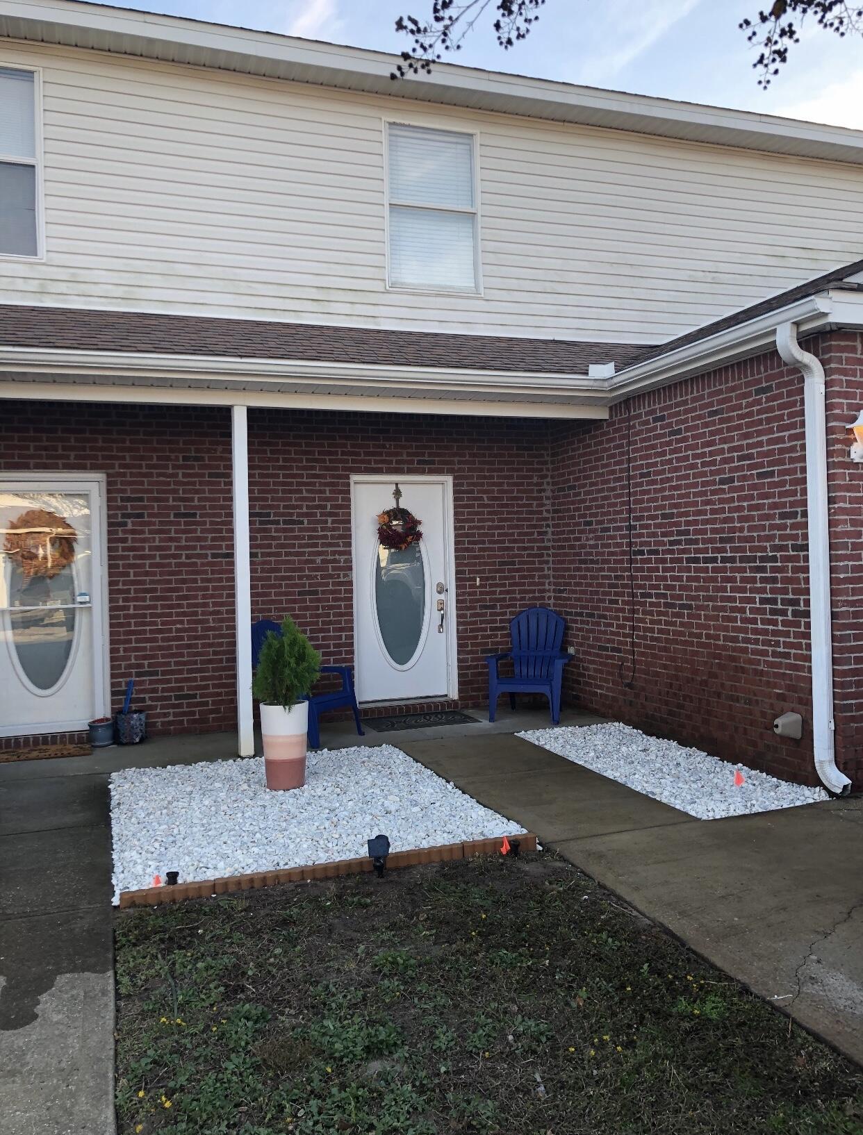 Great Investment!! Close to Restaurants and Beaches. Updated with granite countertops. New HVAC 2019. Call today, won't last long!
