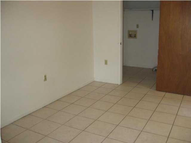 LIVEOAK - Residential Lease