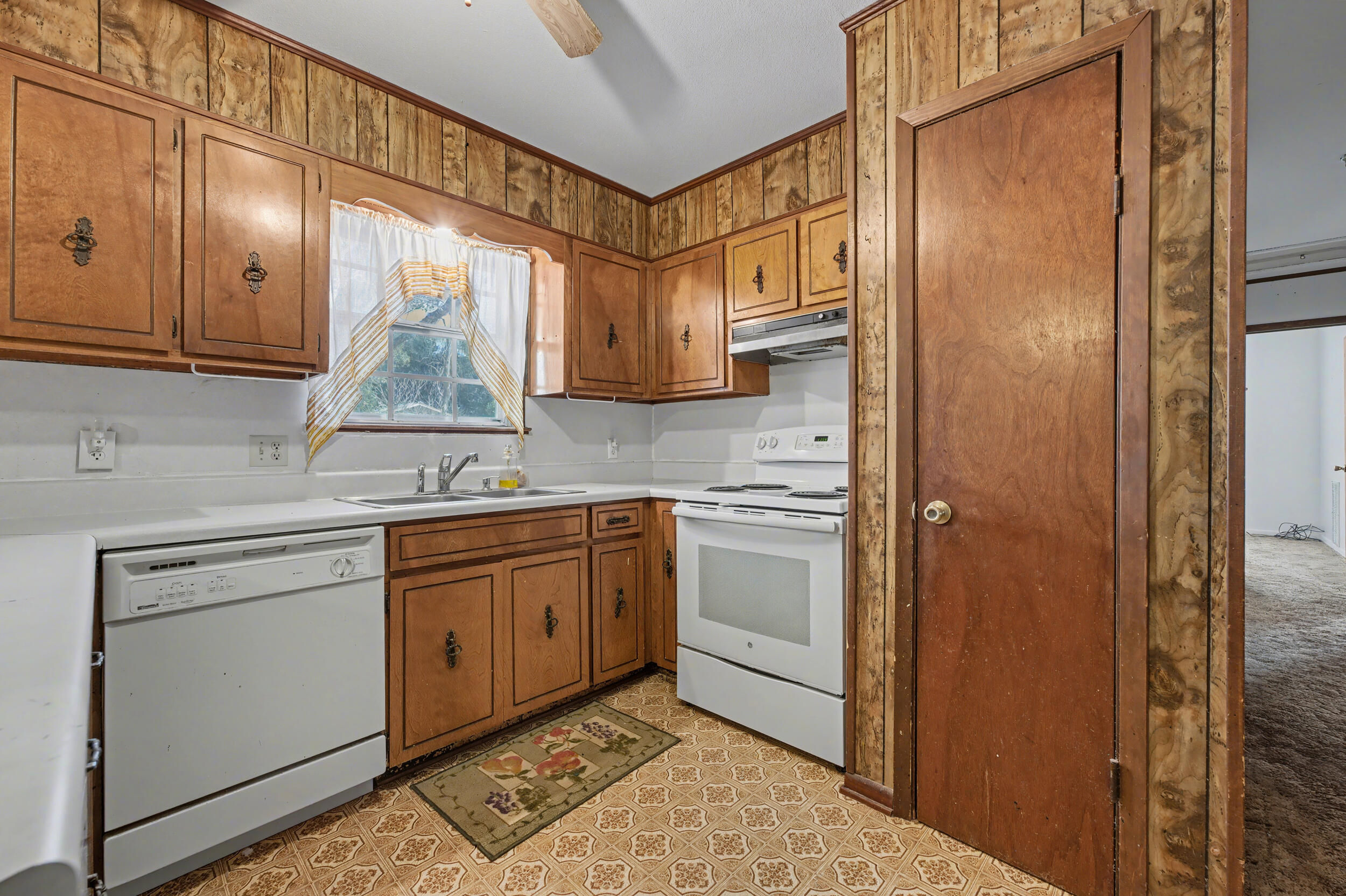 ADAMS POWELL EAST - Residential