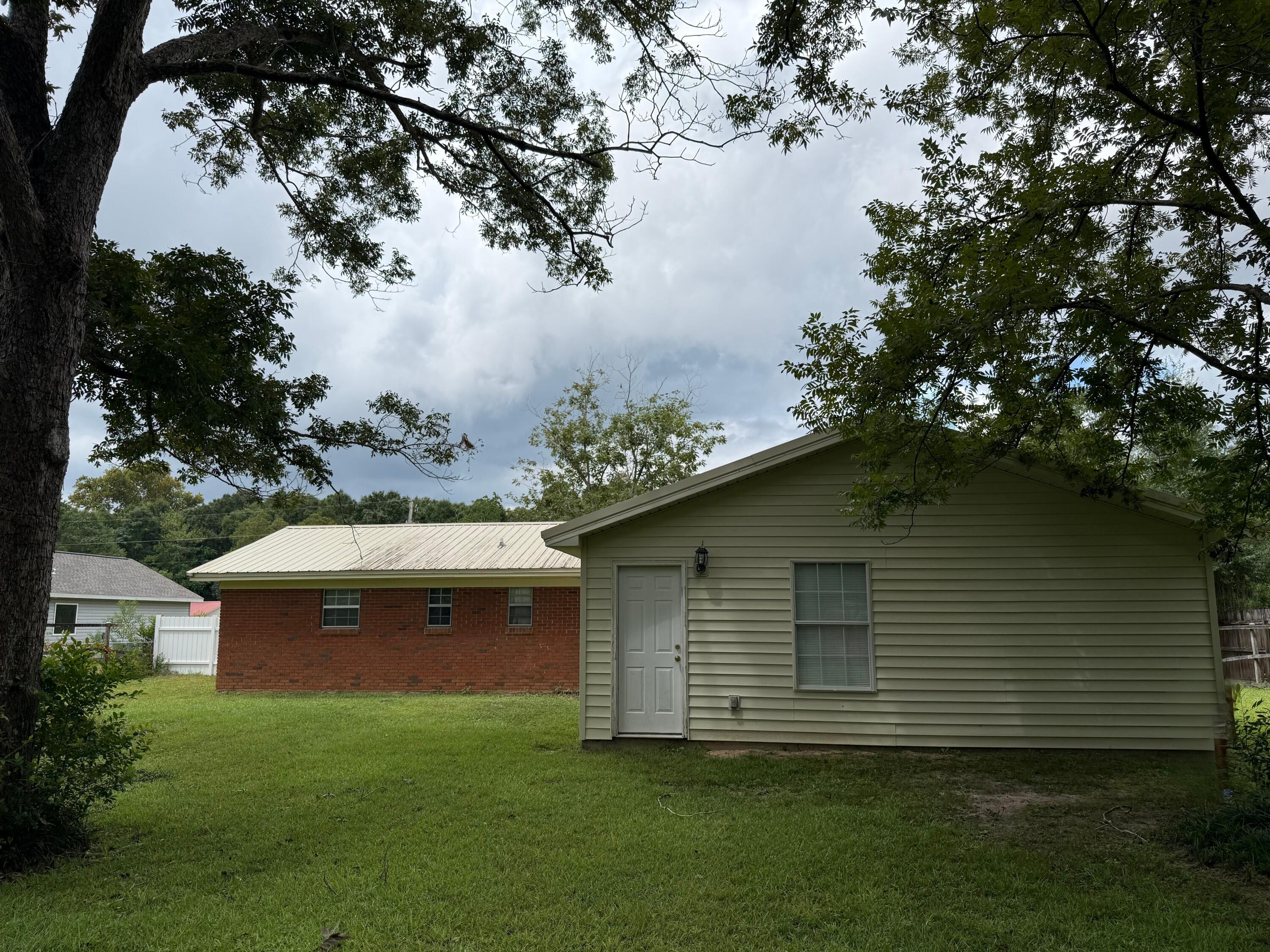 ADAMS POWELL EAST - Residential