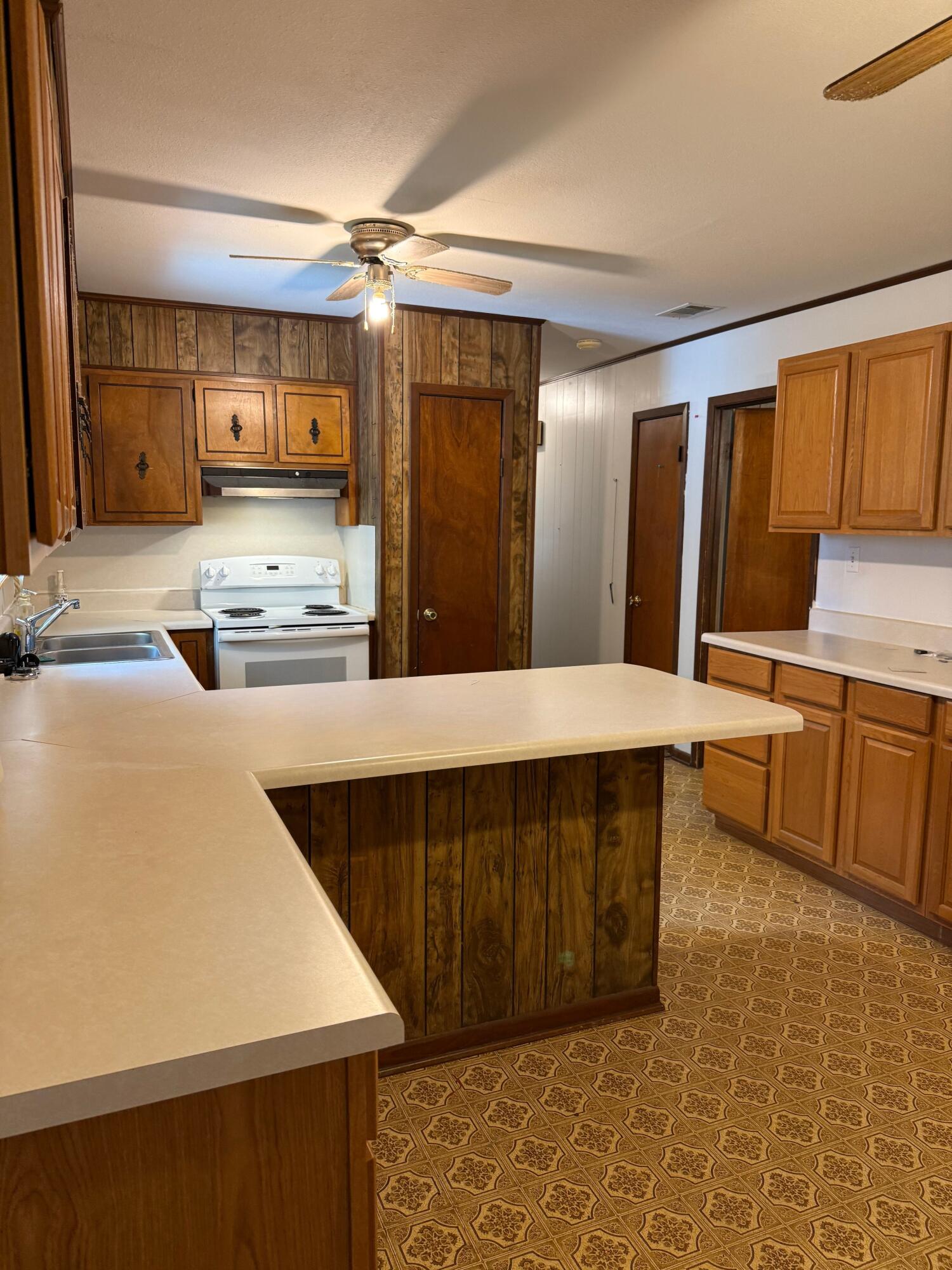 ADAMS POWELL EAST - Residential