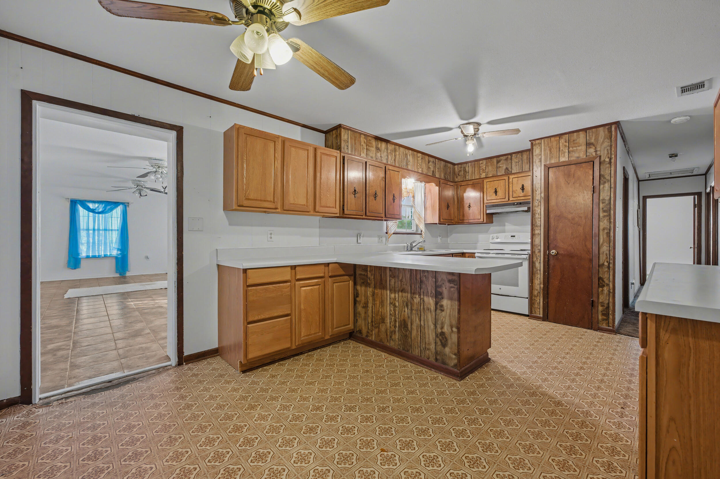 ADAMS POWELL EAST - Residential