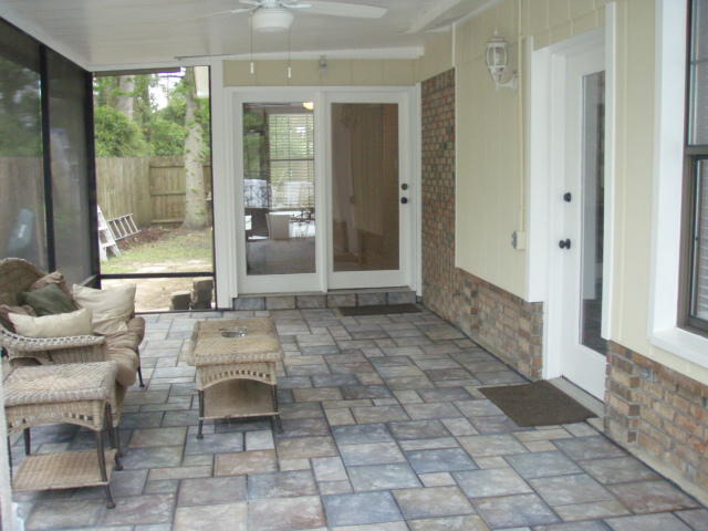 TIMBERLAKE ESTATES - Residential