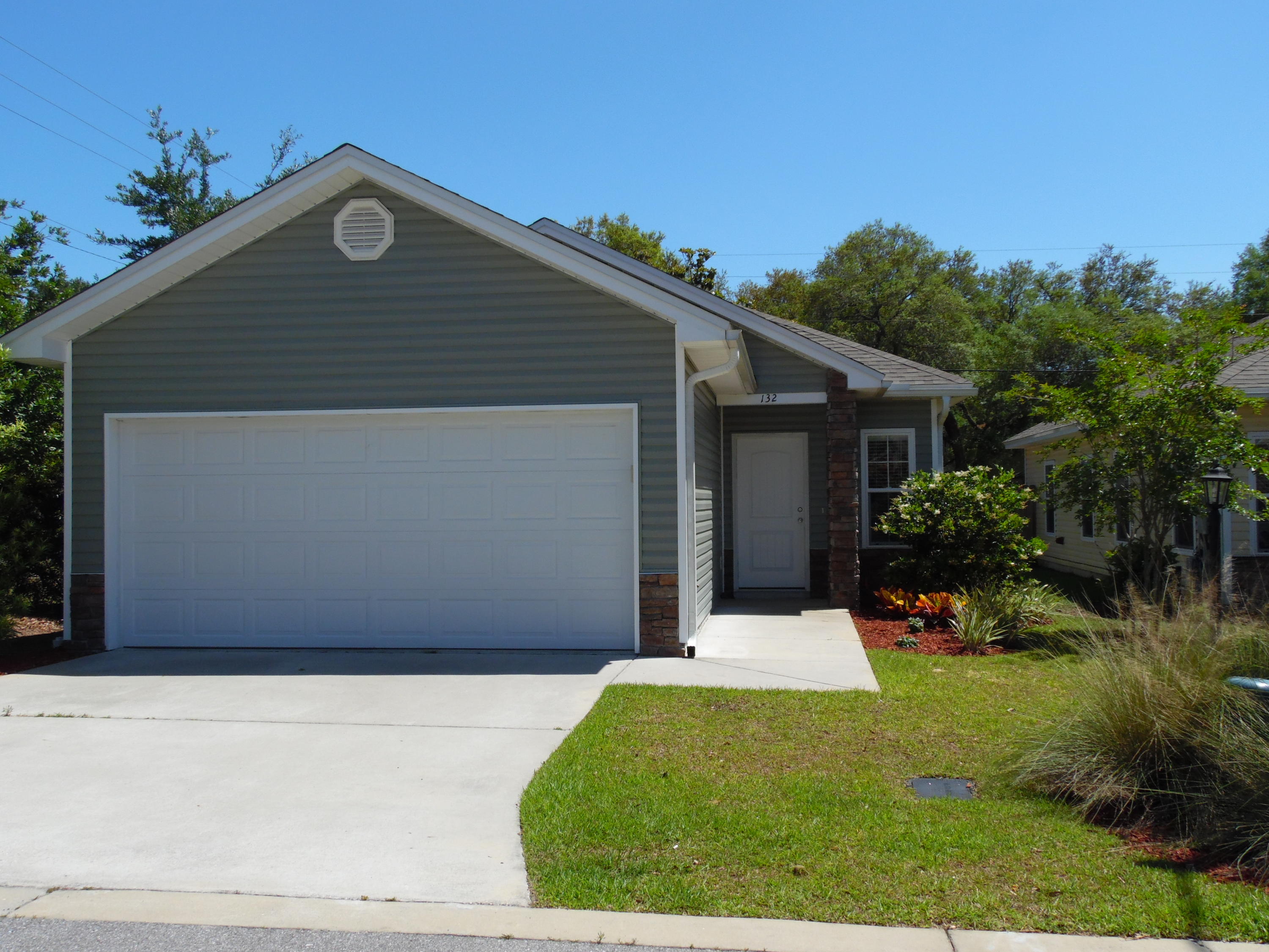 REDWOOD VILLAGE - Residential