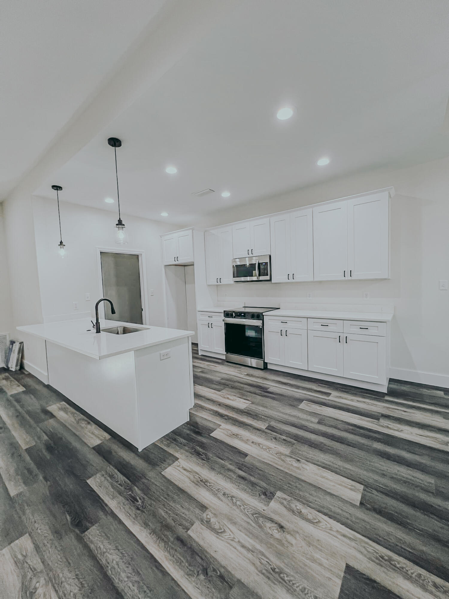 GRANDE OAKS - Residential