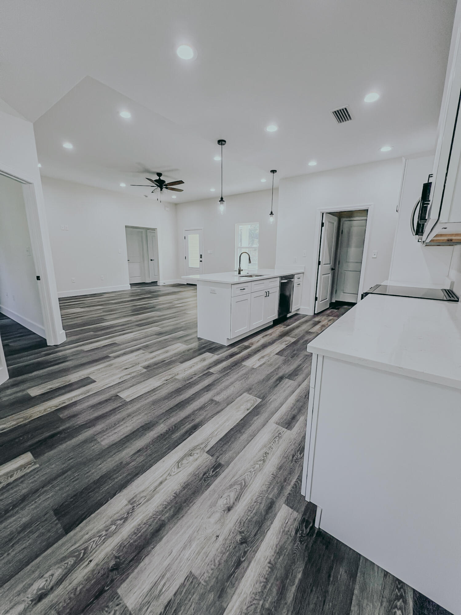 GRANDE OAKS - Residential