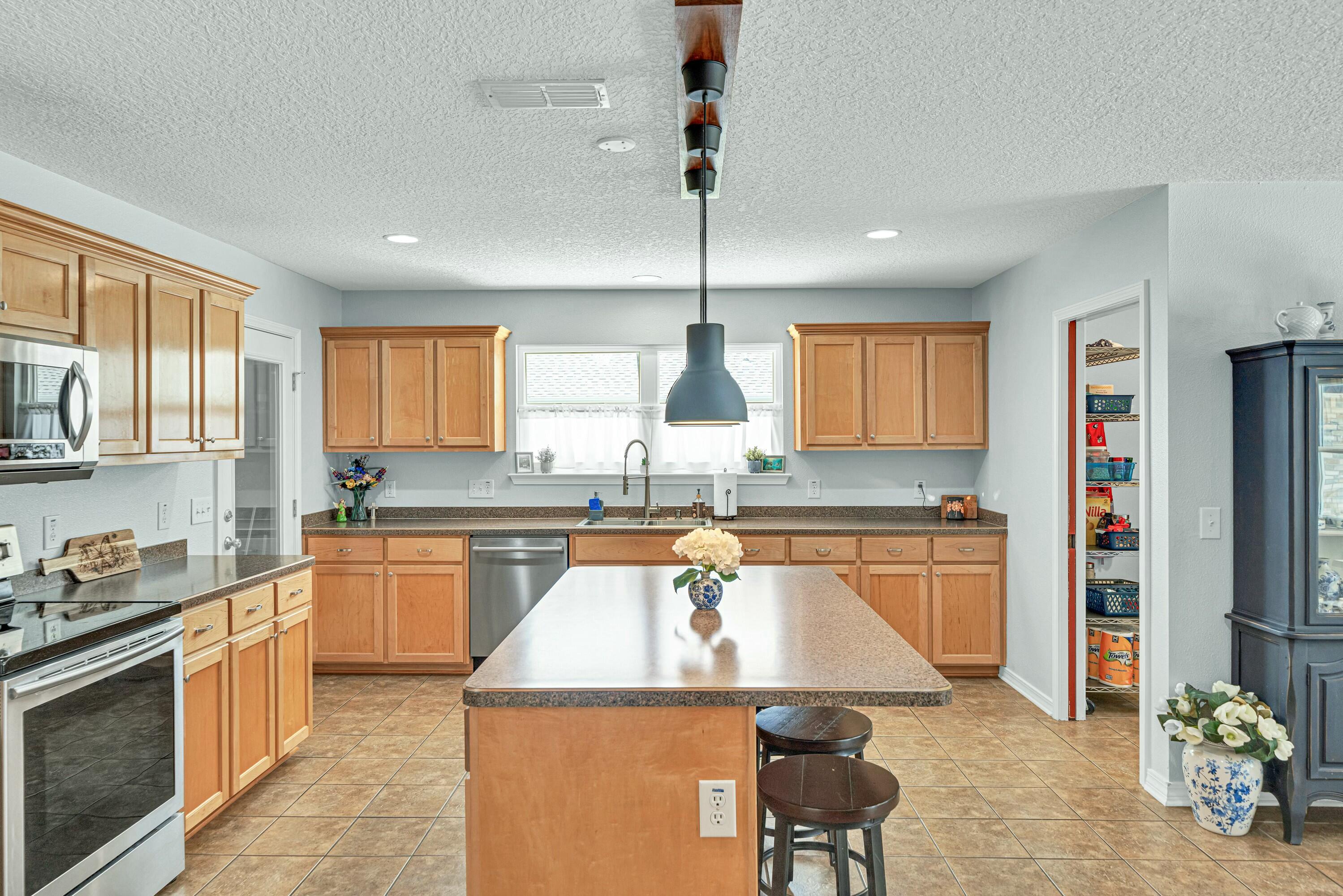 HOLLEY BY THE SEA - Residential