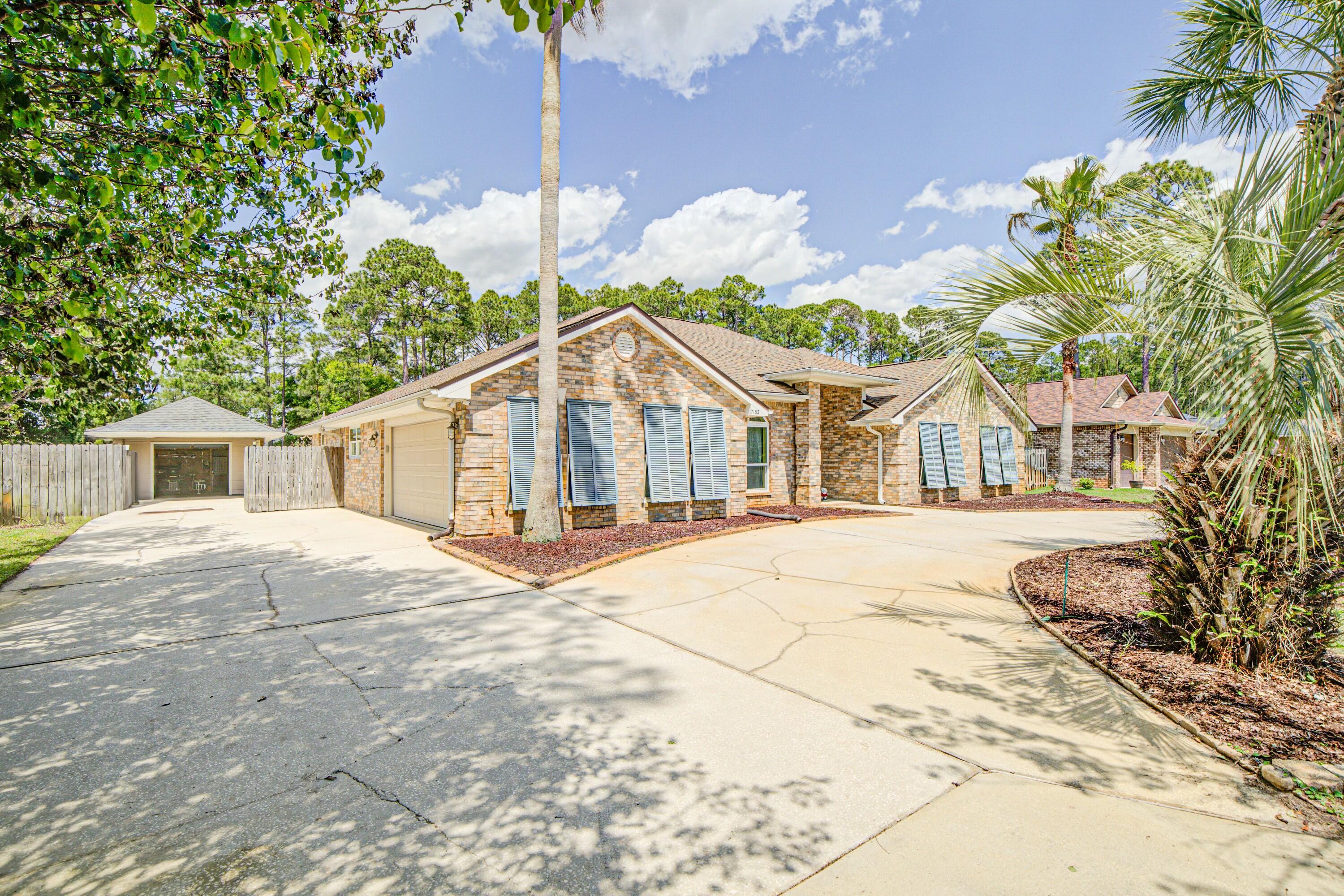 HOLLEY BY THE SEA - Residential