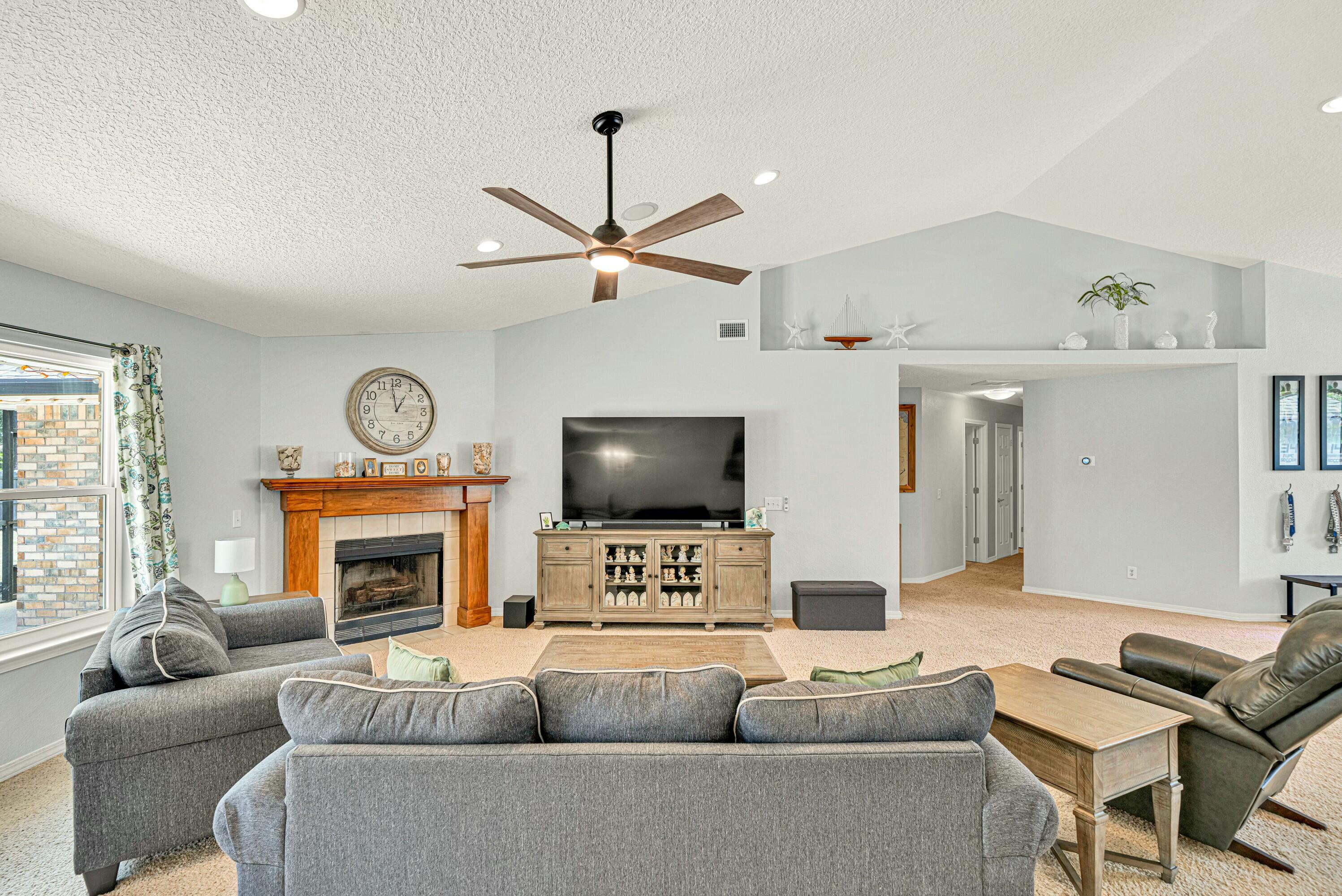 HOLLEY BY THE SEA - Residential