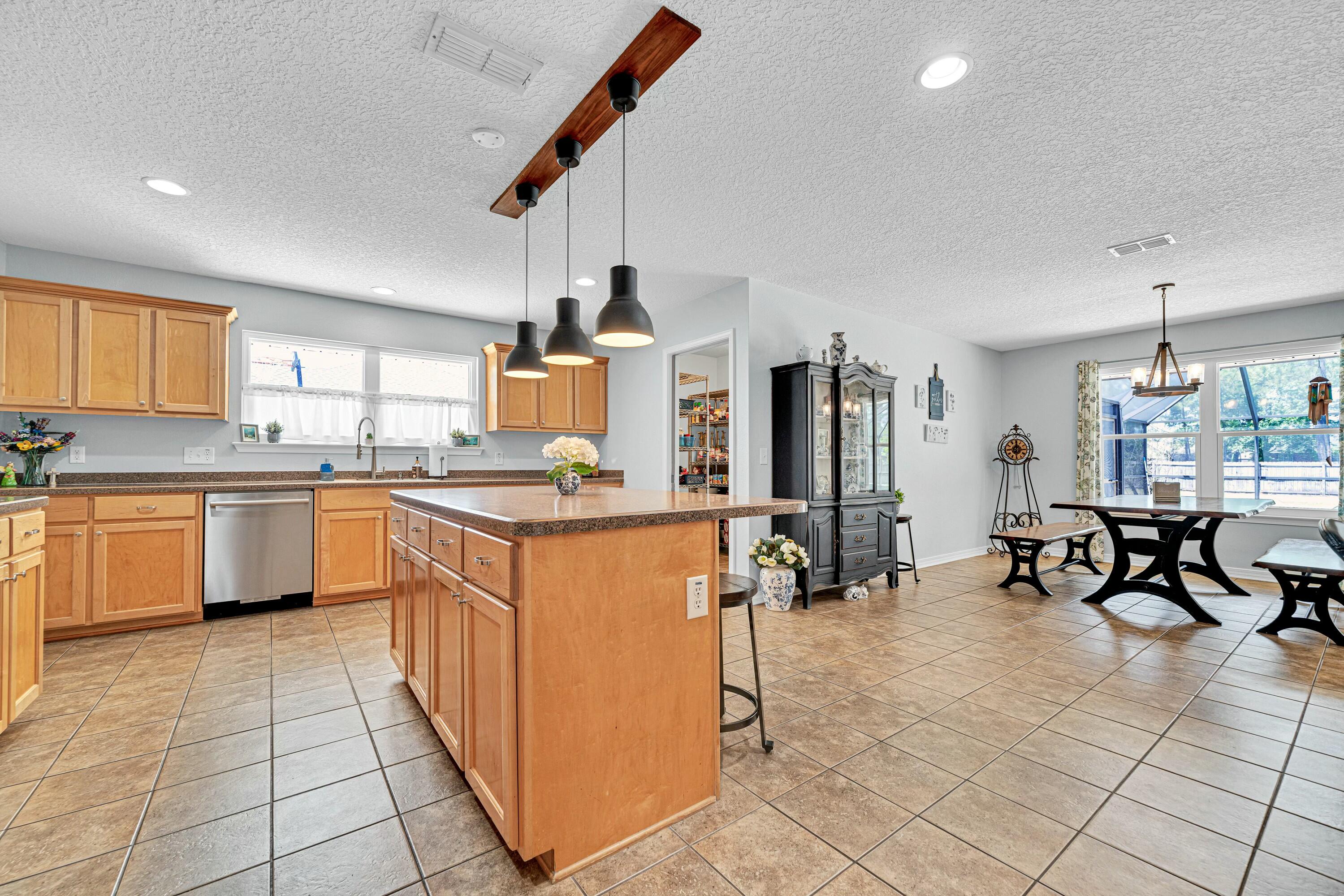 HOLLEY BY THE SEA - Residential