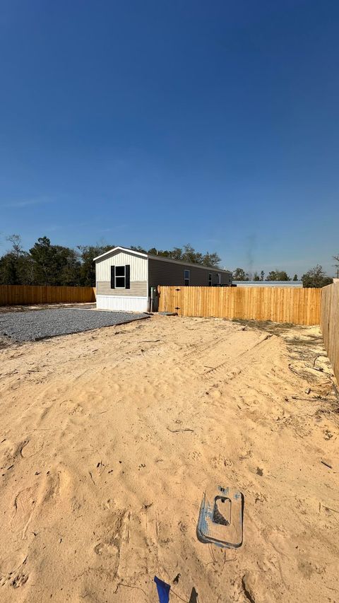 A home in DeFuniak Springs